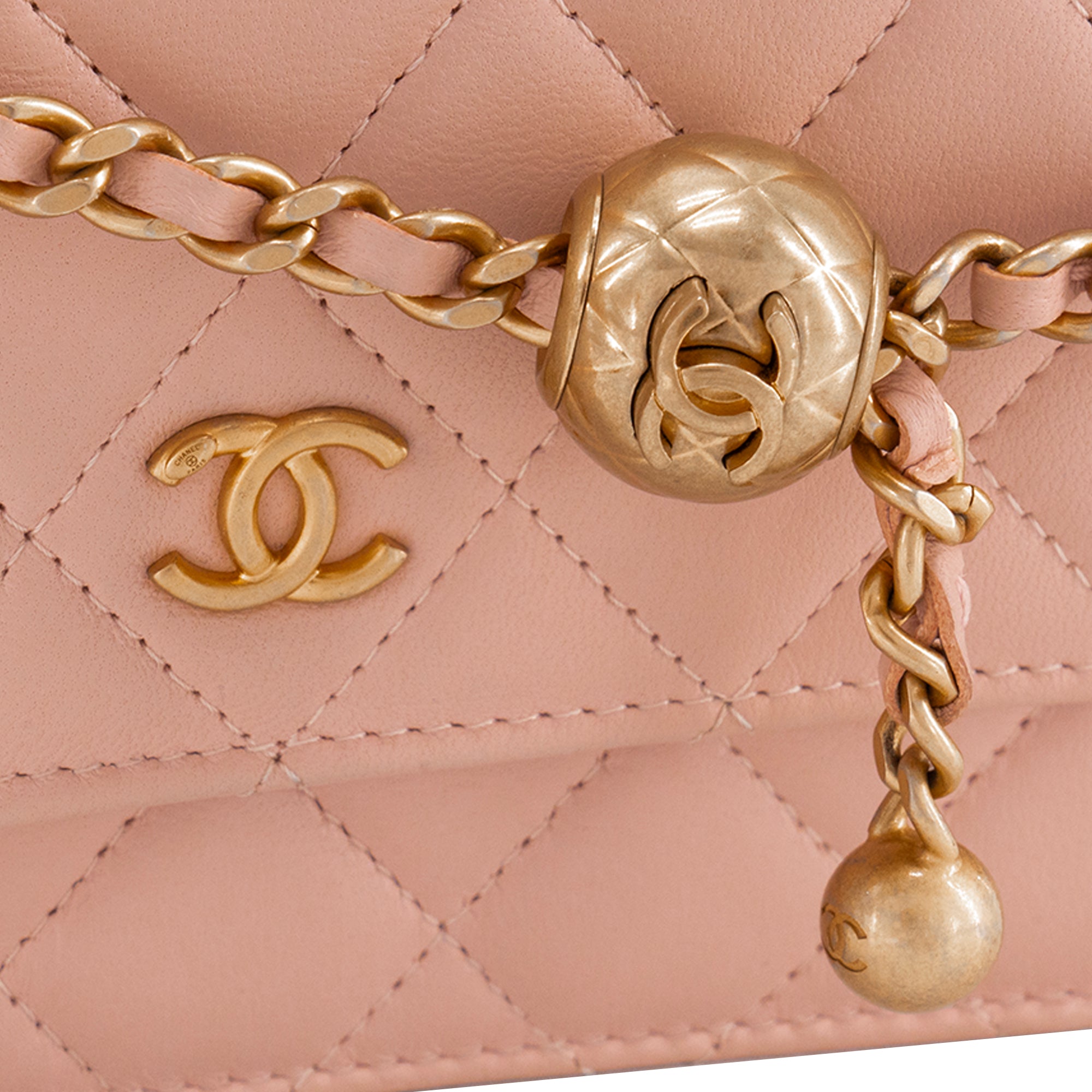 CHANEL - Sac à bandoulière Wallet On Chain Chanel en cuir lisse rose