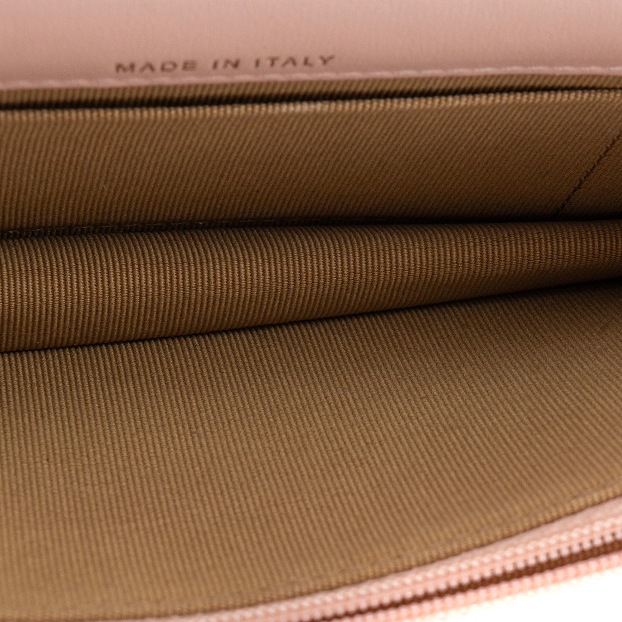 CHANEL - Wallet On Chain Chanel en cuir lisse rose