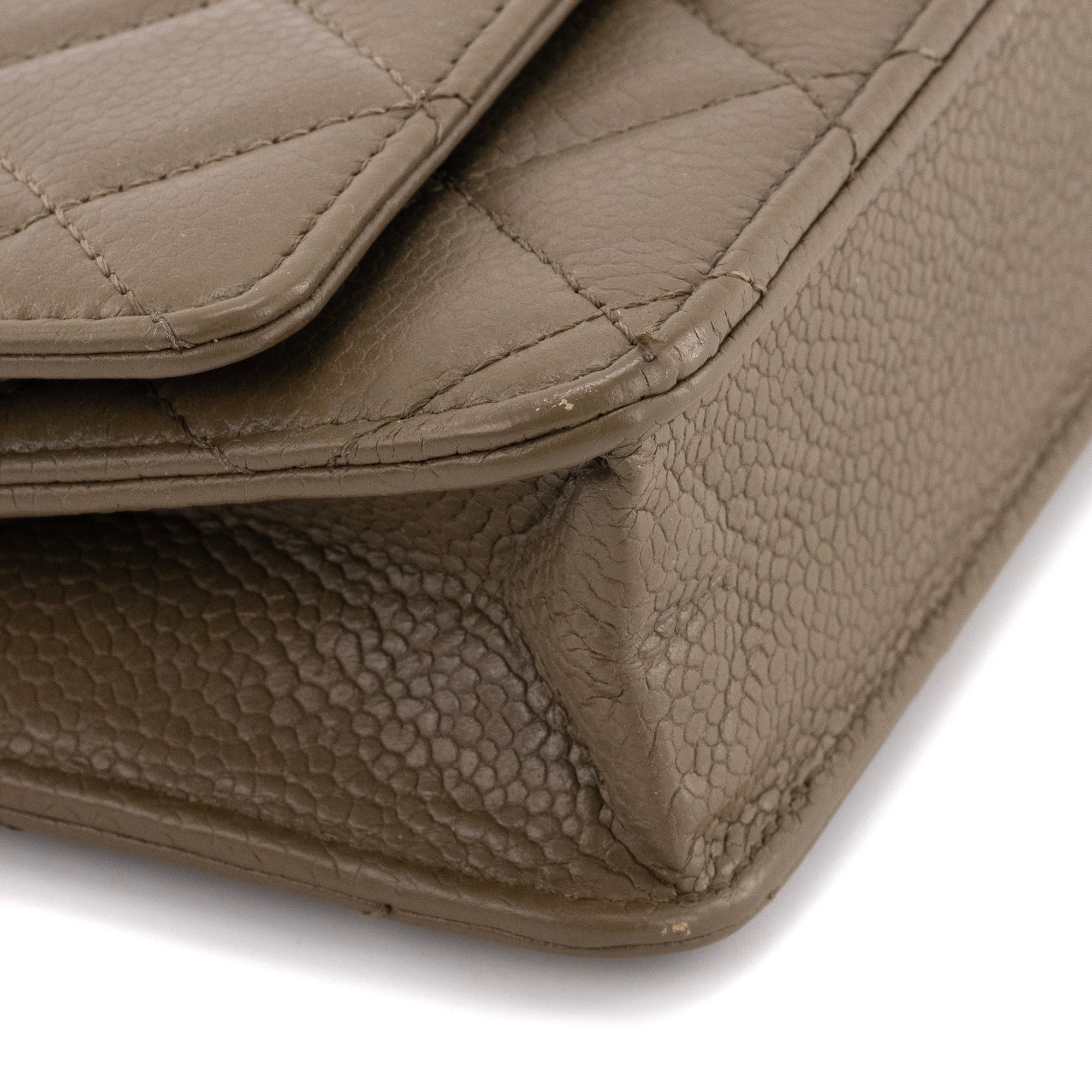 CHANEL - Sac à bandoulière Wallet on Chain Chanel en cuir caviar vert olive