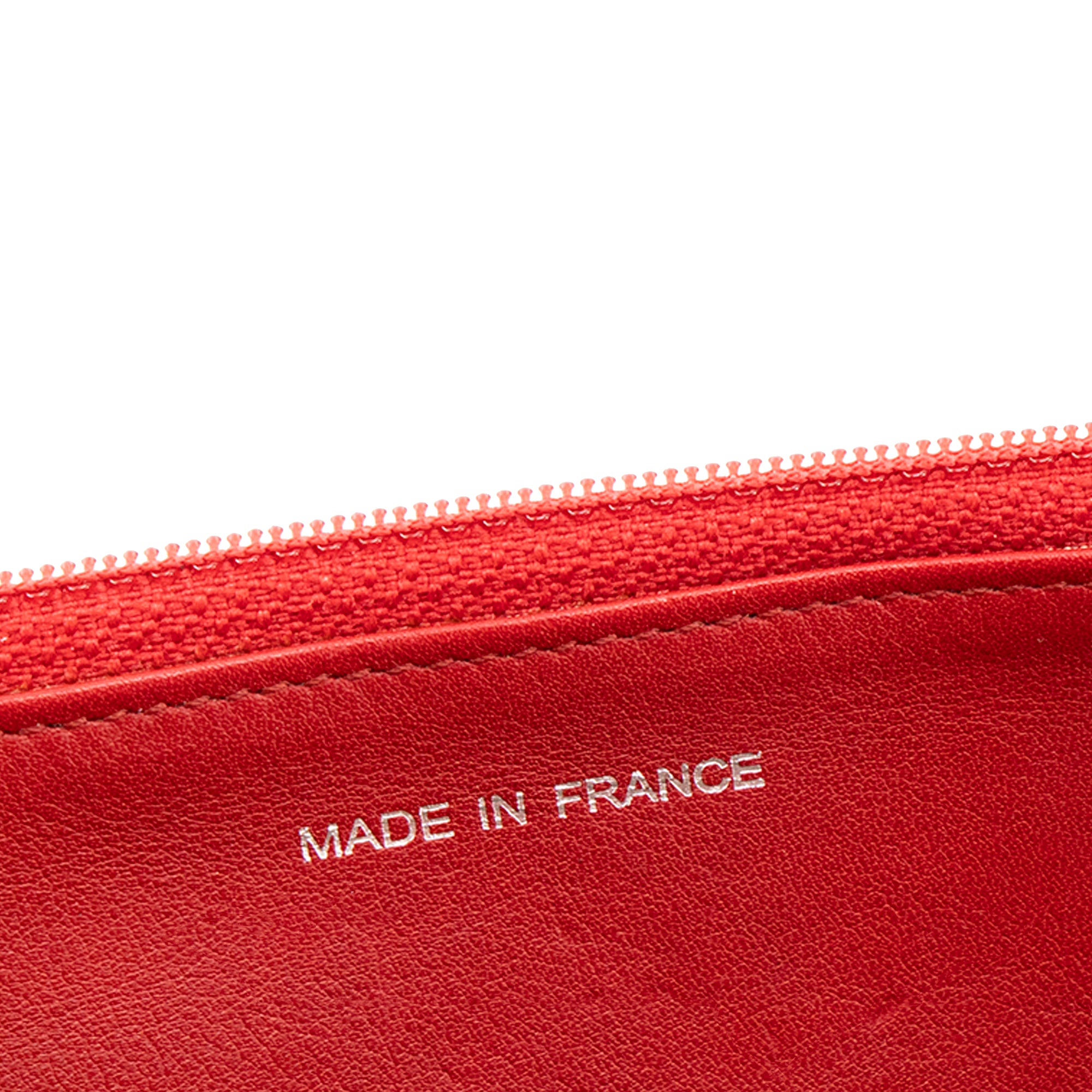 CHANEL - Sac à bandoulière Wallet On Chain Classique/Timeless Chanel en cuir verni bordeaux