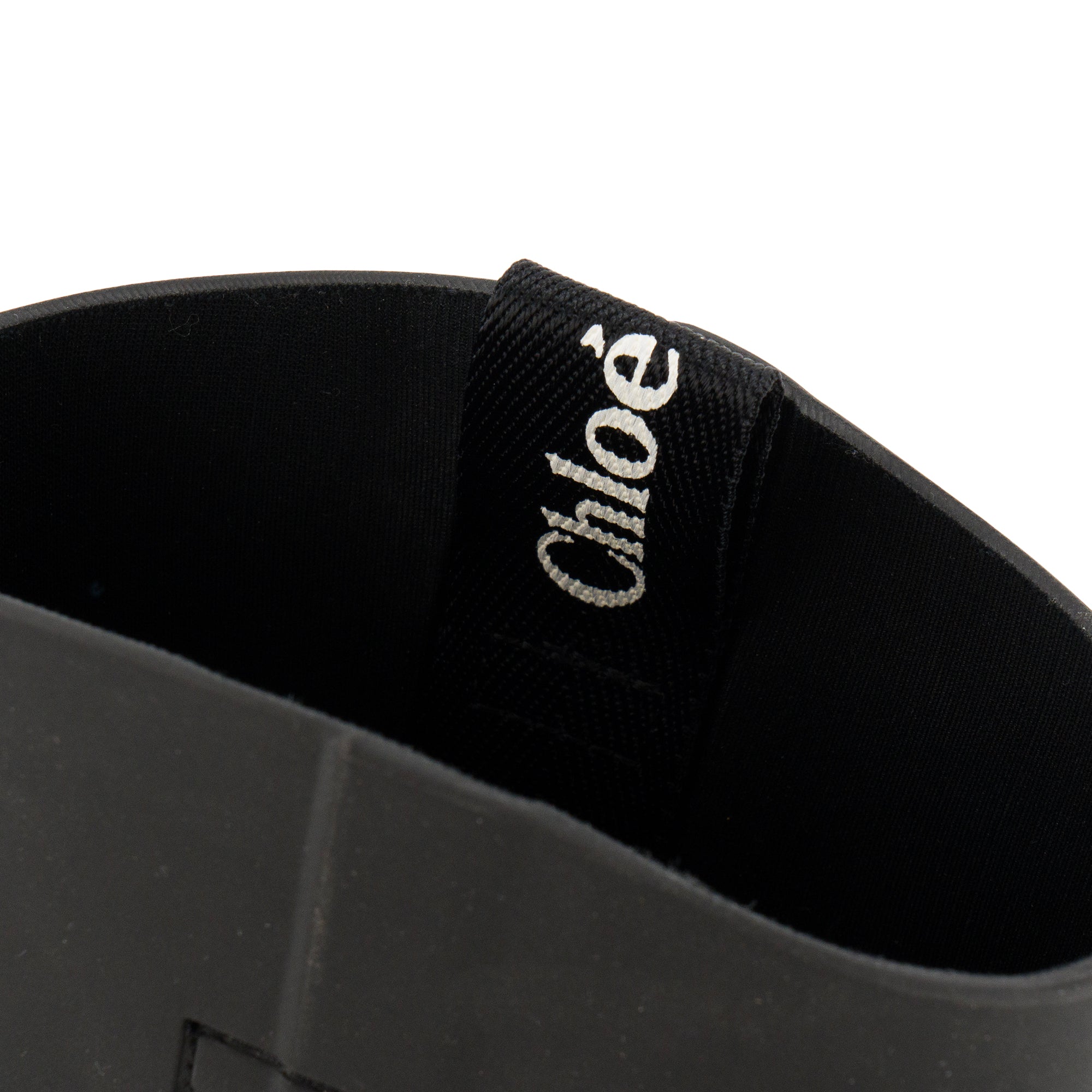 CHLOÉ - C Chloé ankle boots in crocodile-embossed leather (T38.5)