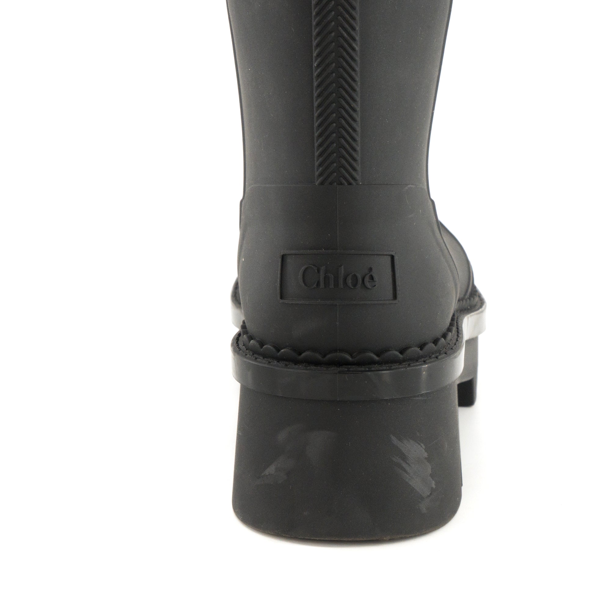 CHLOÉ - C Chloé ankle boots in crocodile-embossed leather (T38.5)