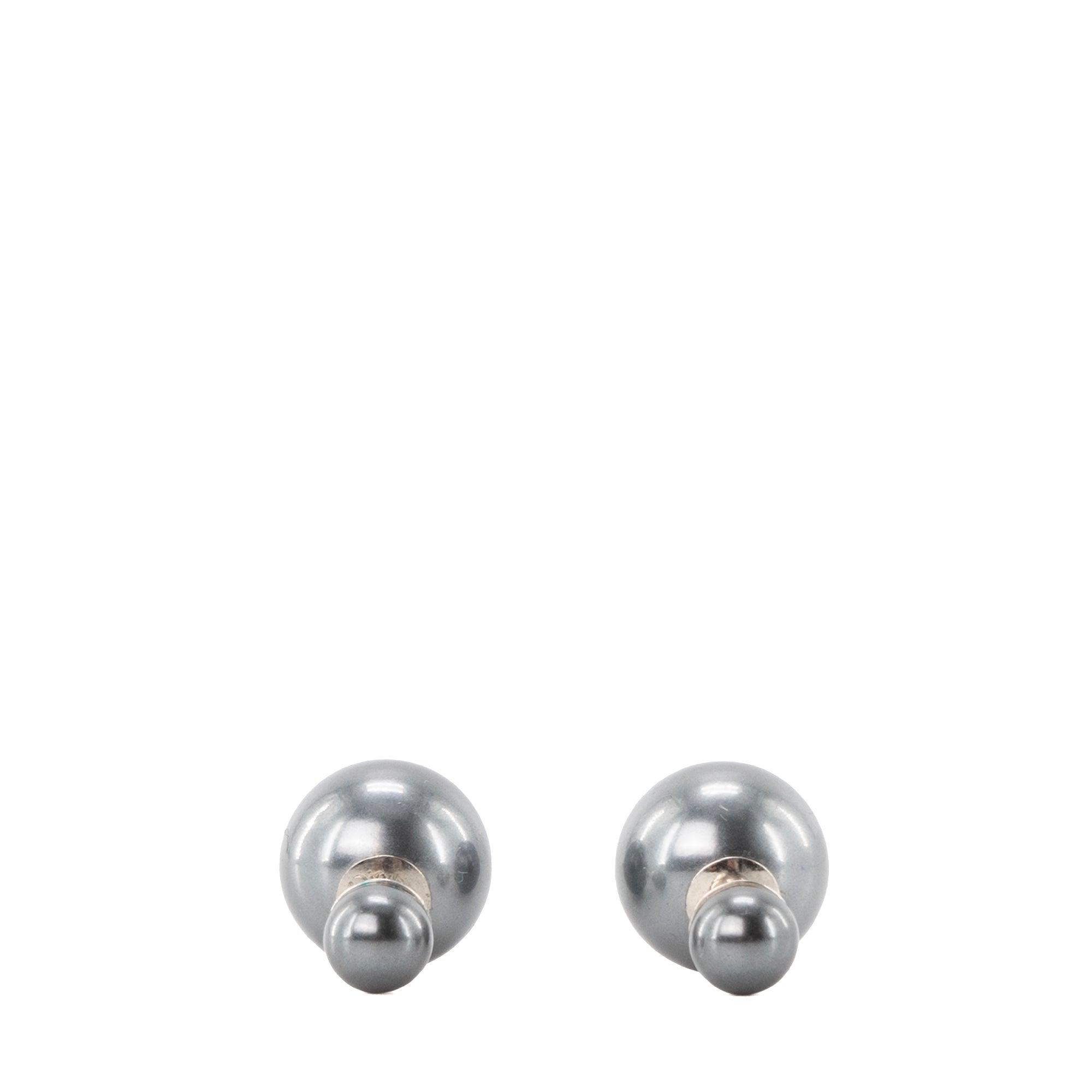 DIOR - Boucles d’oreilles Tribale Dior en perles grises