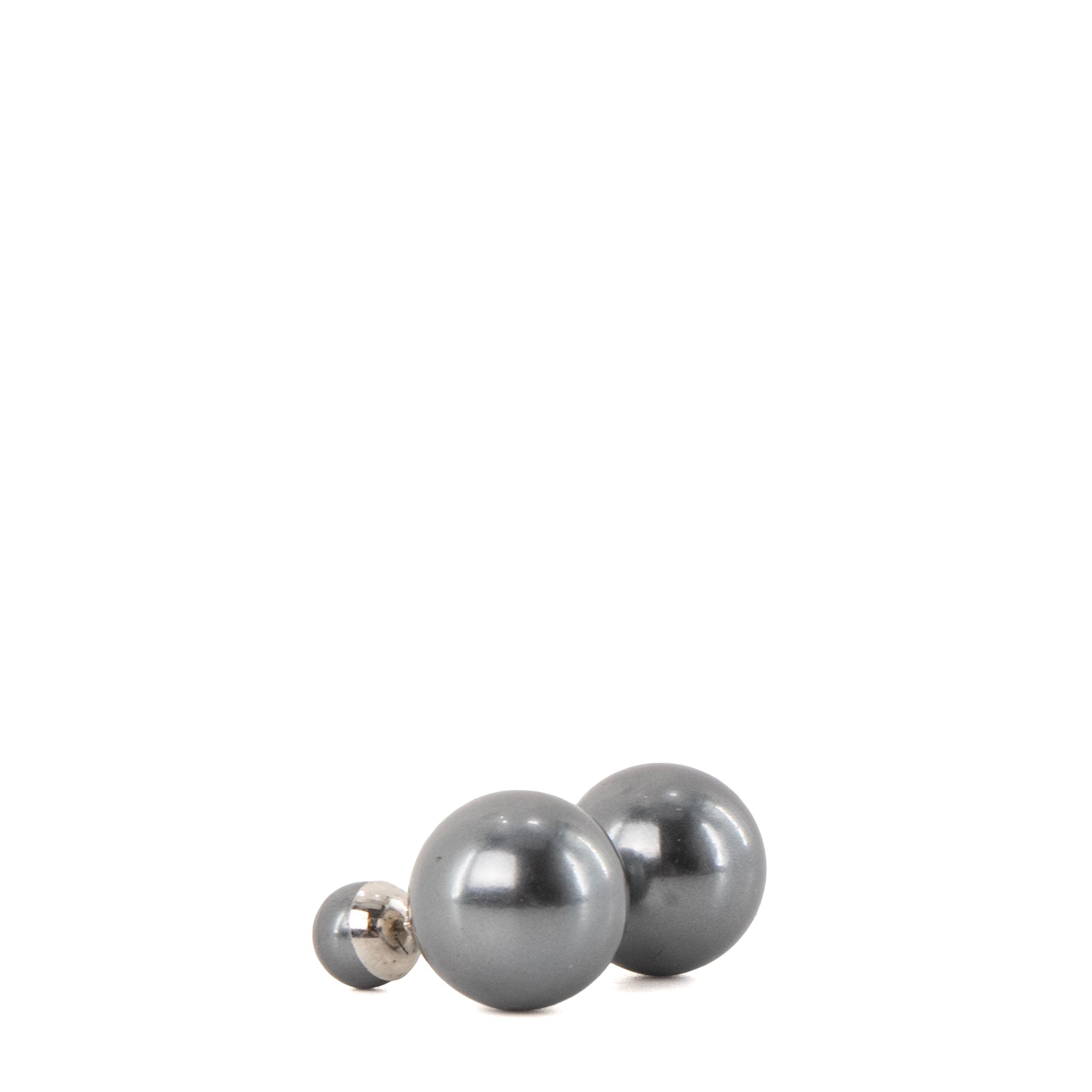 DIOR - Boucles d’oreilles Tribale Dior en perles grises