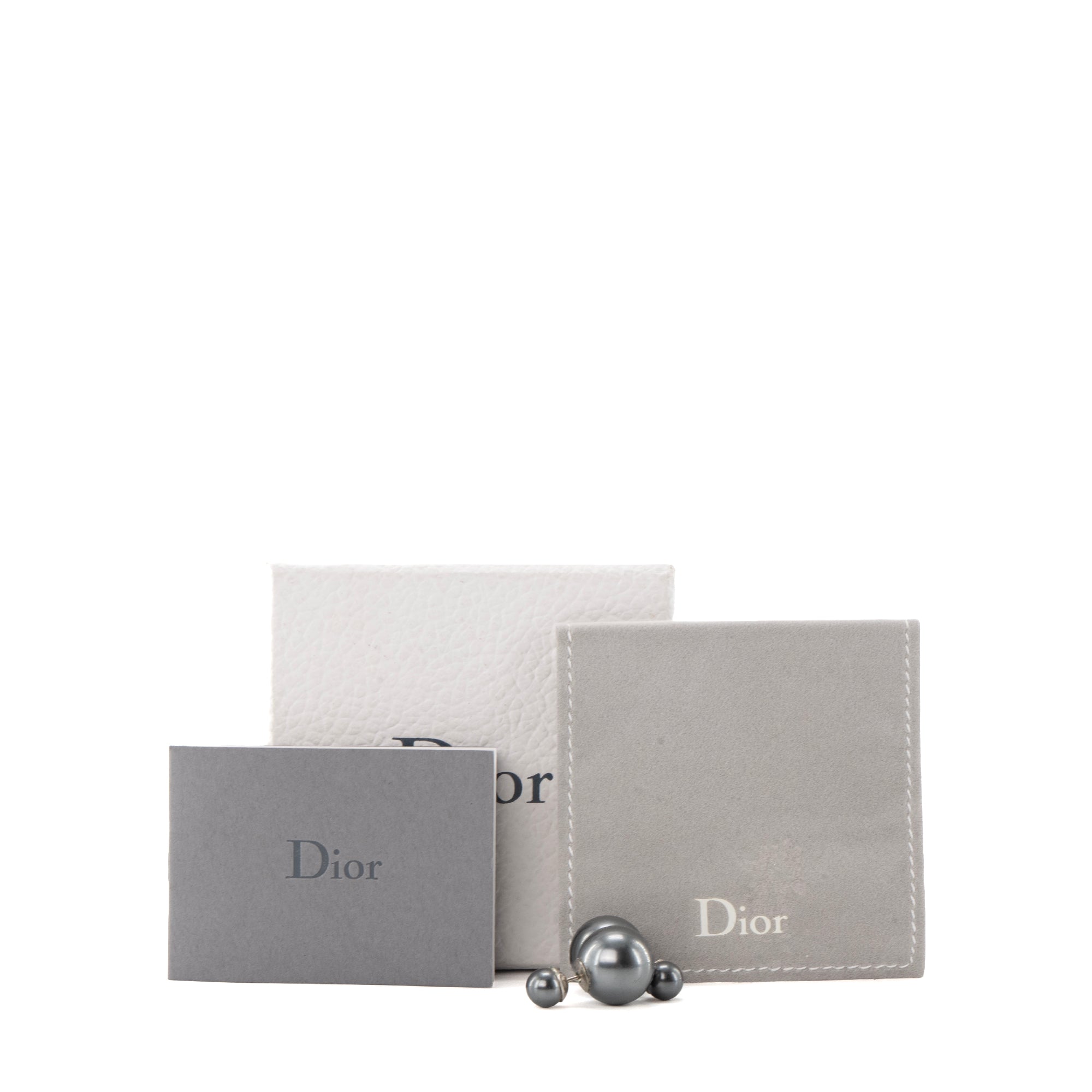 DIOR - Boucles d’oreilles Tribale Dior en perles grises