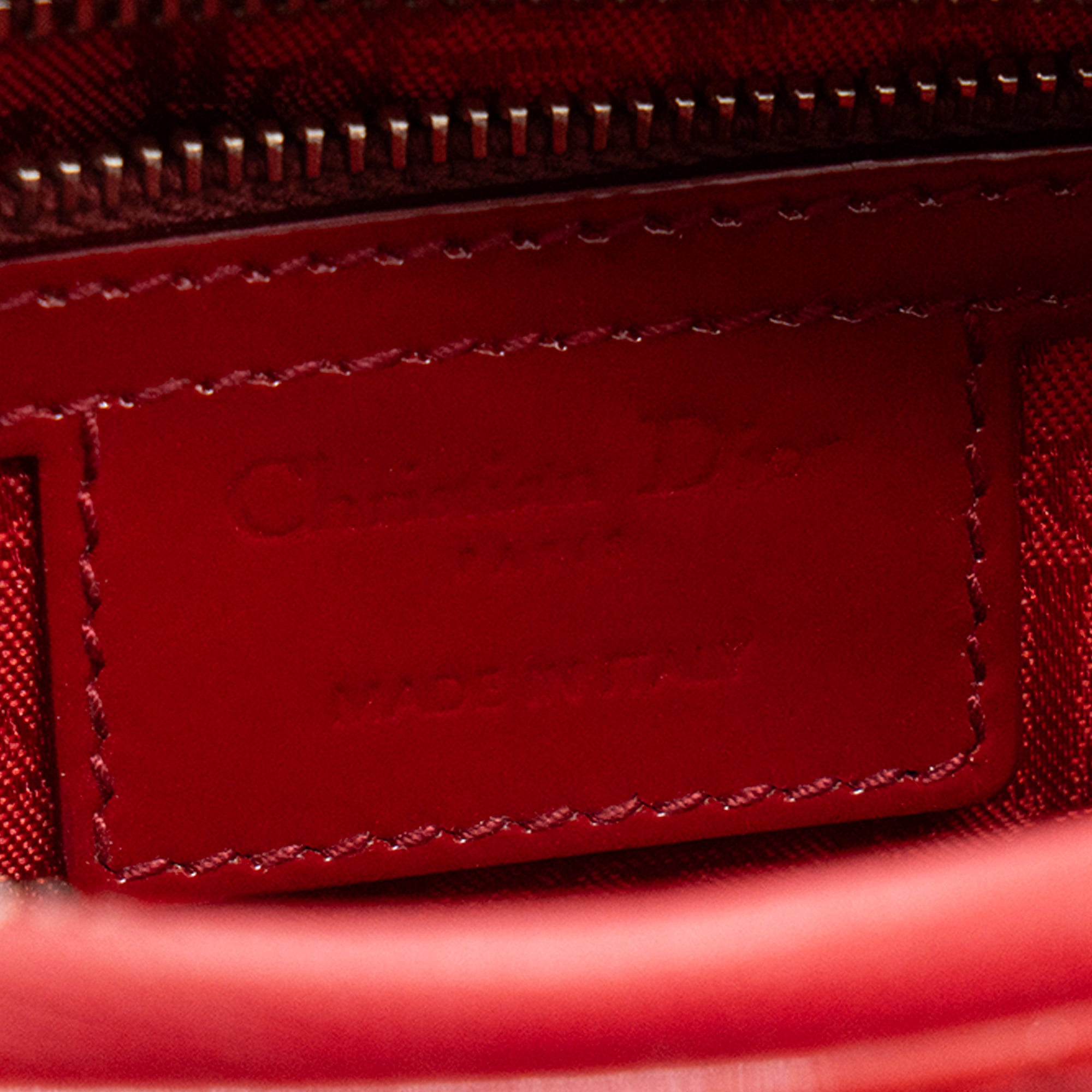 DIOR - Sac à main Lady Dior Medium Dior en cuir cannage verni rouge