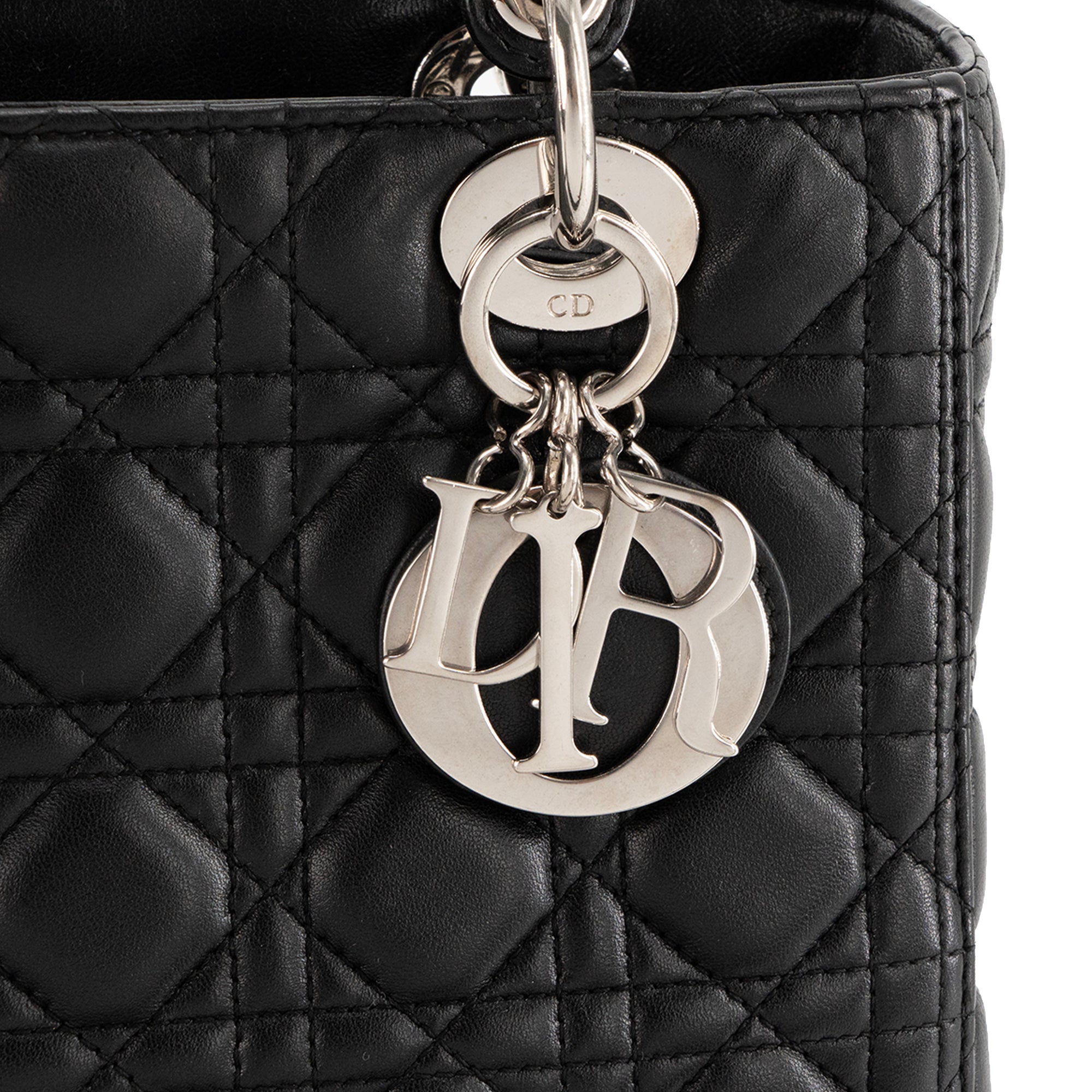 DIOR - Sac à main Lady Dior medium en cuir cannage noir
