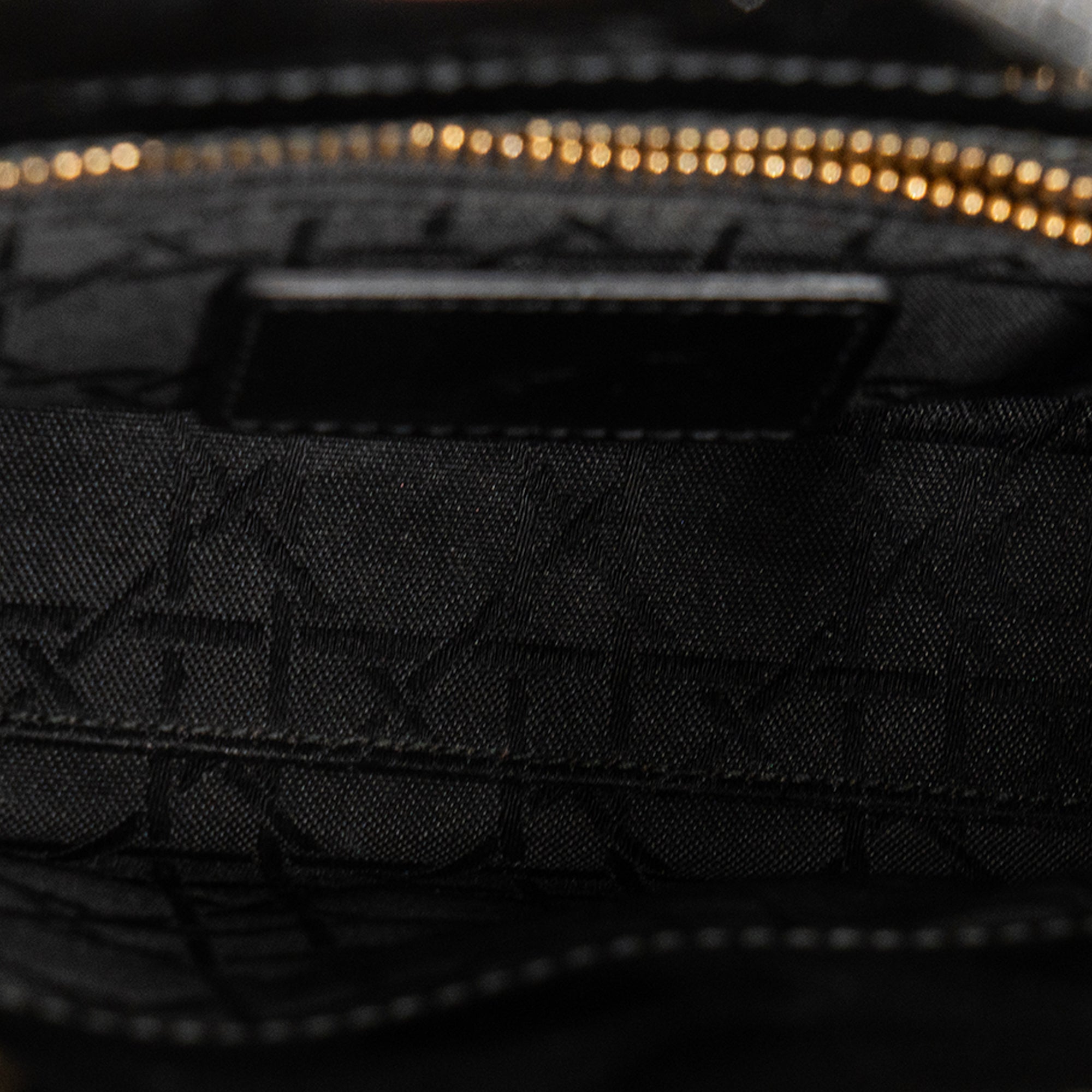 DIOR - Sac à bandoulière Lady Dior mini en cuir verni noir