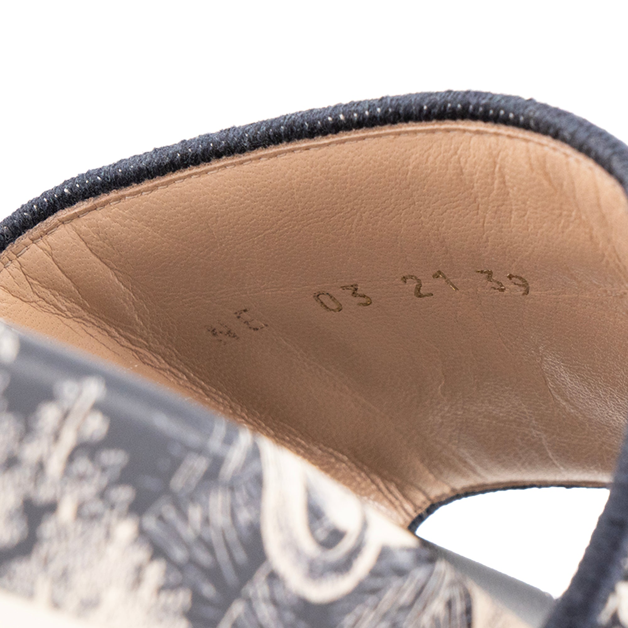 DIOR - Mules Dway Dior en toile et caoutchouc motif toile de jouy bleu marine et beige (T39)