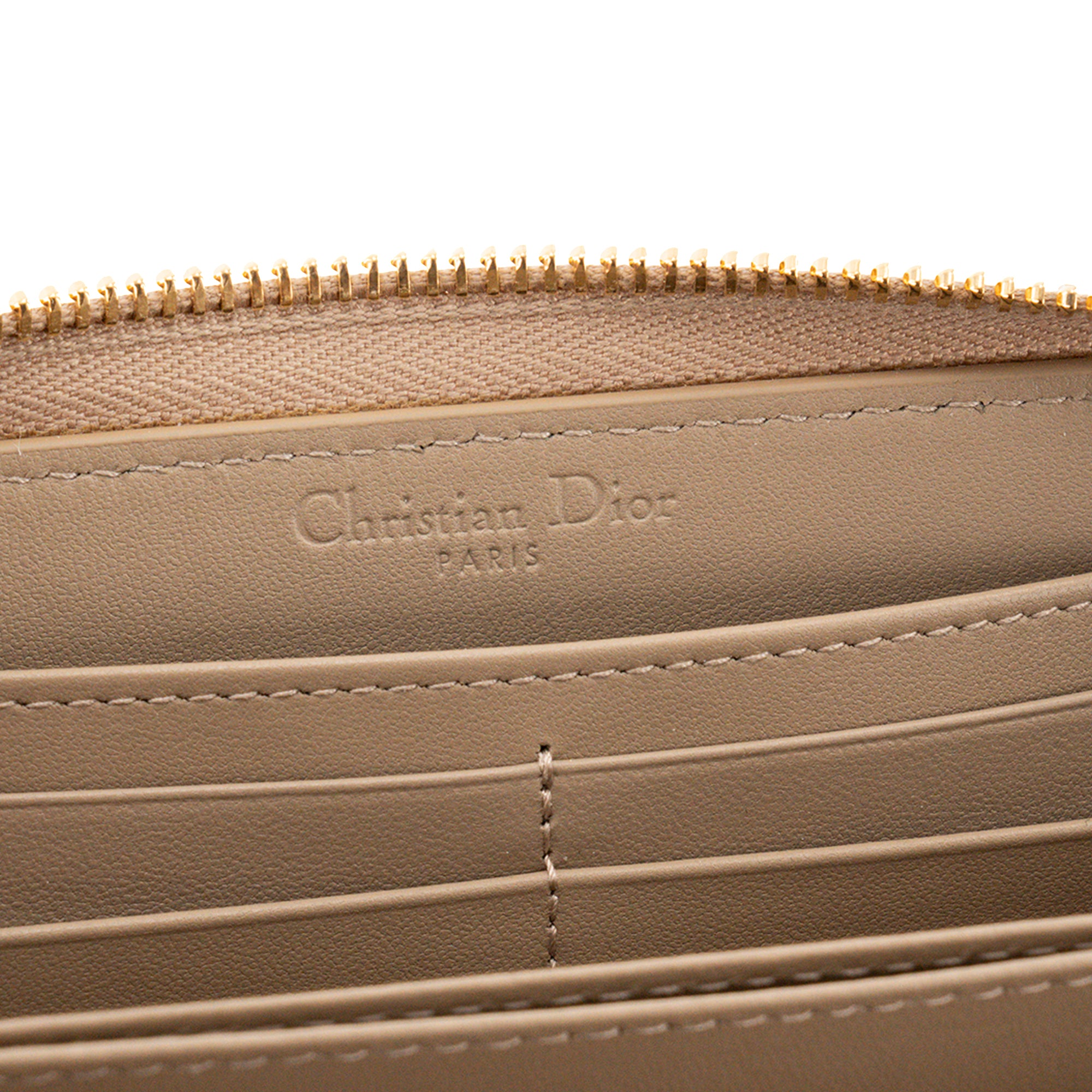 DIOR - Portefeuille Voyageur Lady Dior en cuir cannage beige