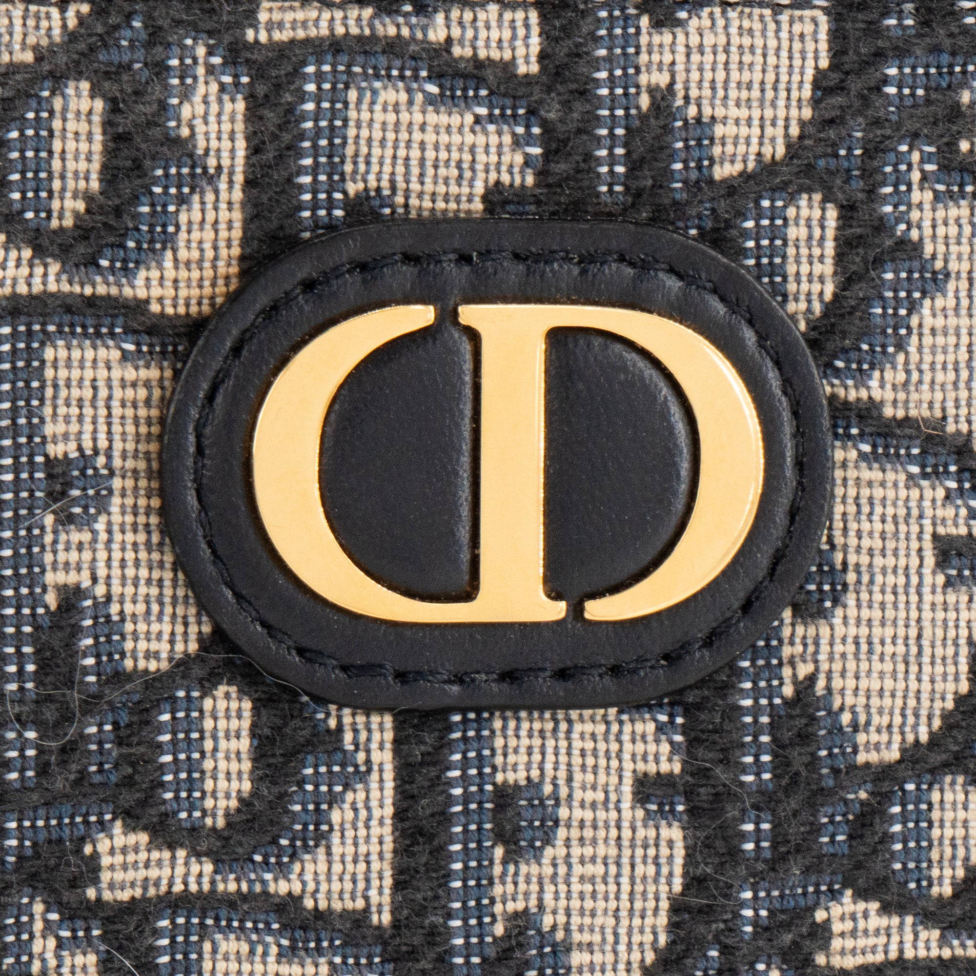 DIOR - Sac à bandoulière 30 Montaigne Pouch Dior en toile Dior Oblique bleu marine et beige