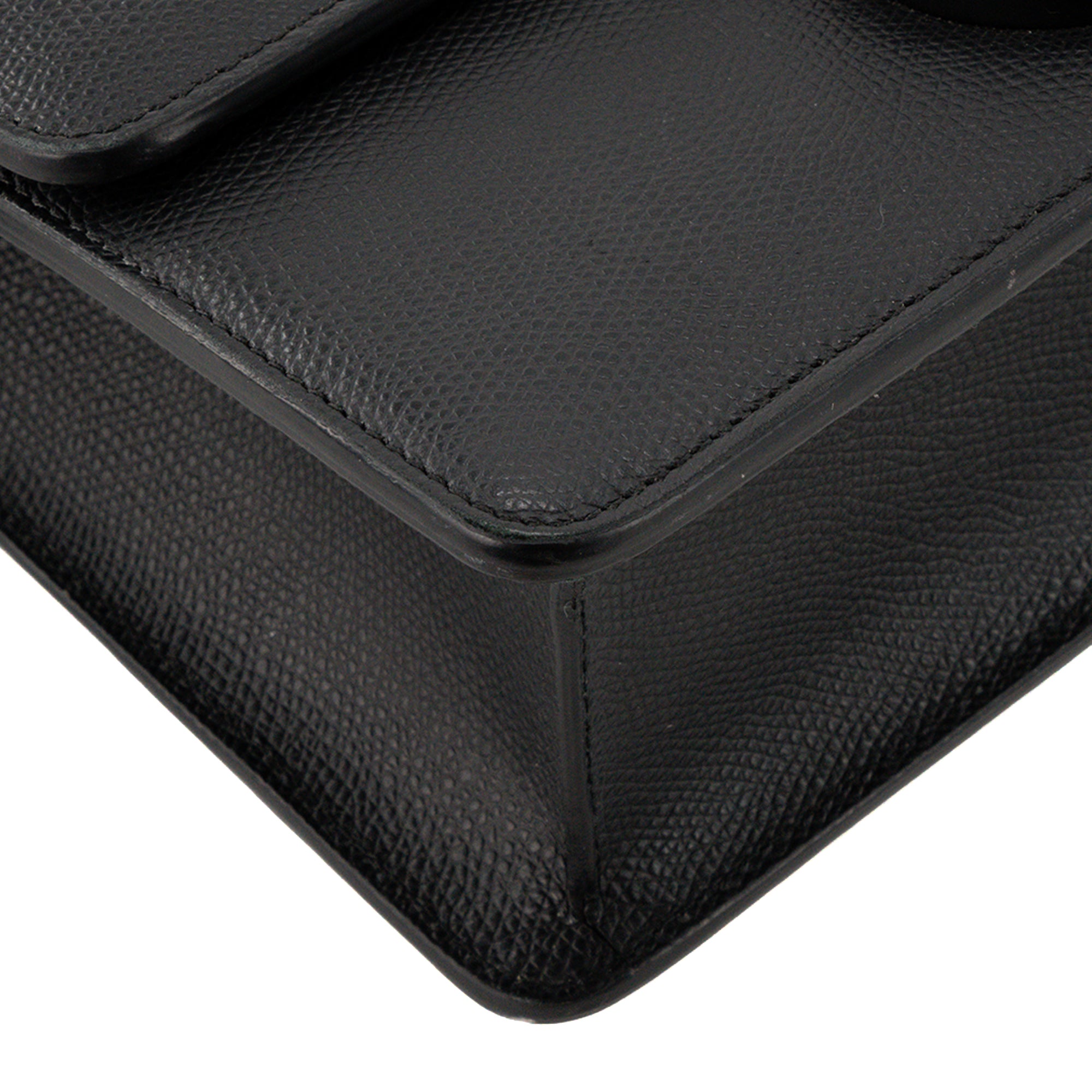 DIOR - Sac à bandoulière 30 Montaigne Dior en cuir grainé édition so black