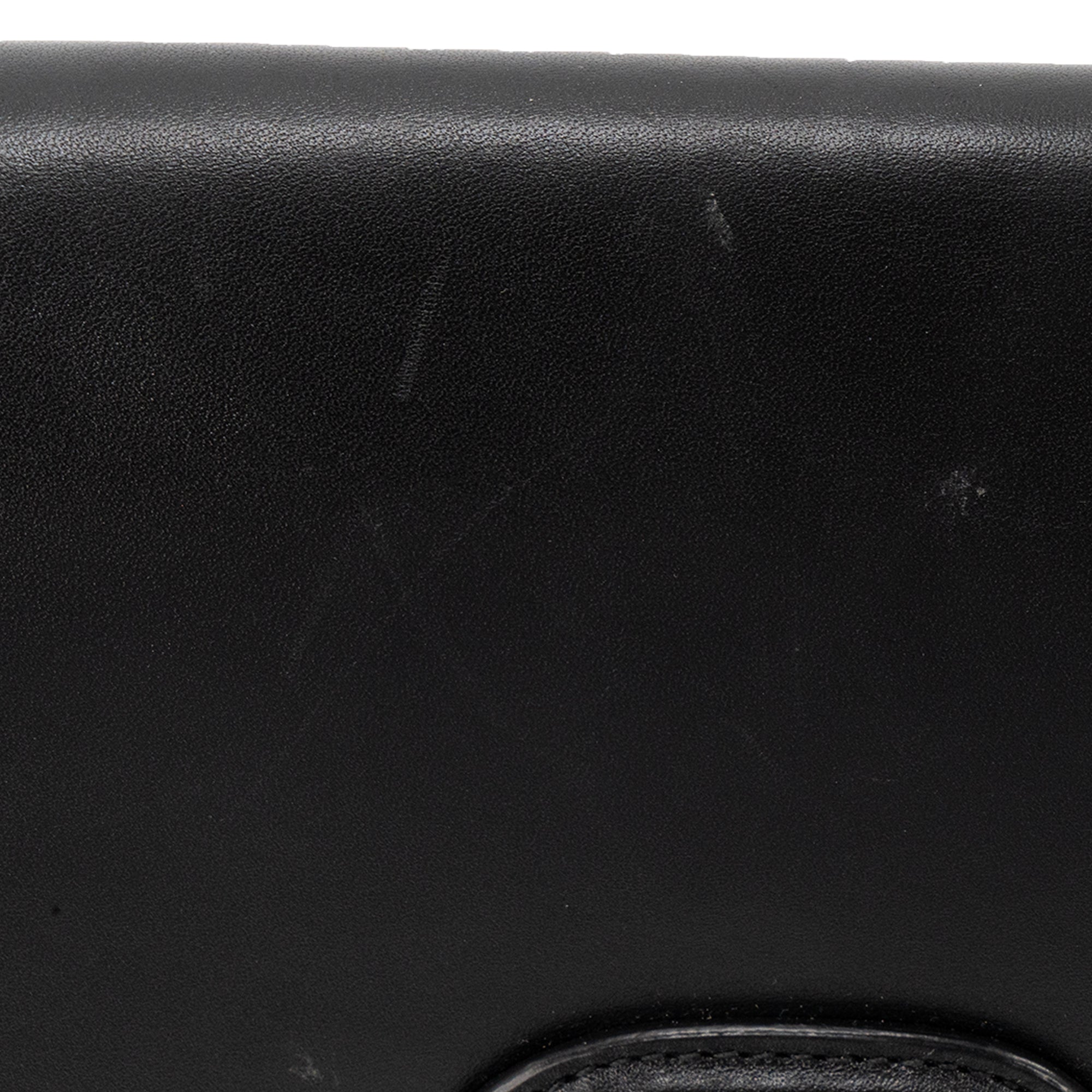 DIOR - Sac à bandoulière Bobby MM Dior en cuir lisse noir
