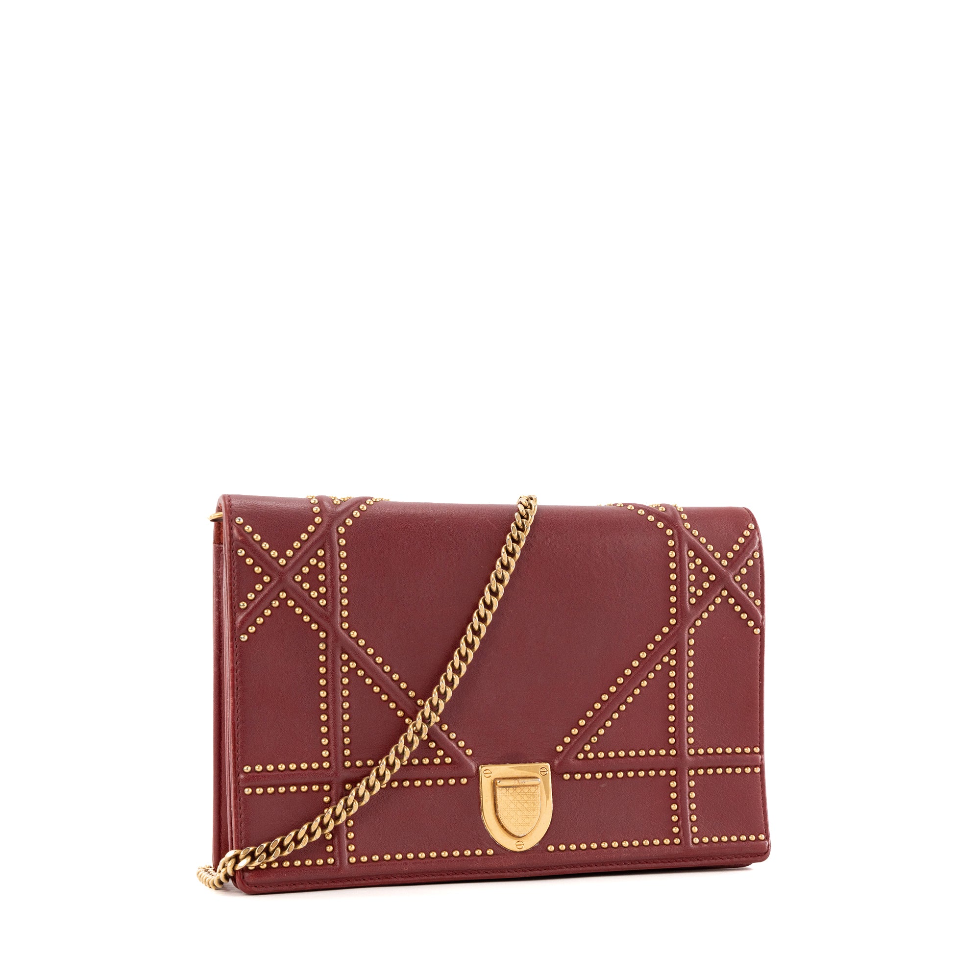 DIOR - Sac à bandoulière Diorama Dior en cuir bordeaux et studs dorés