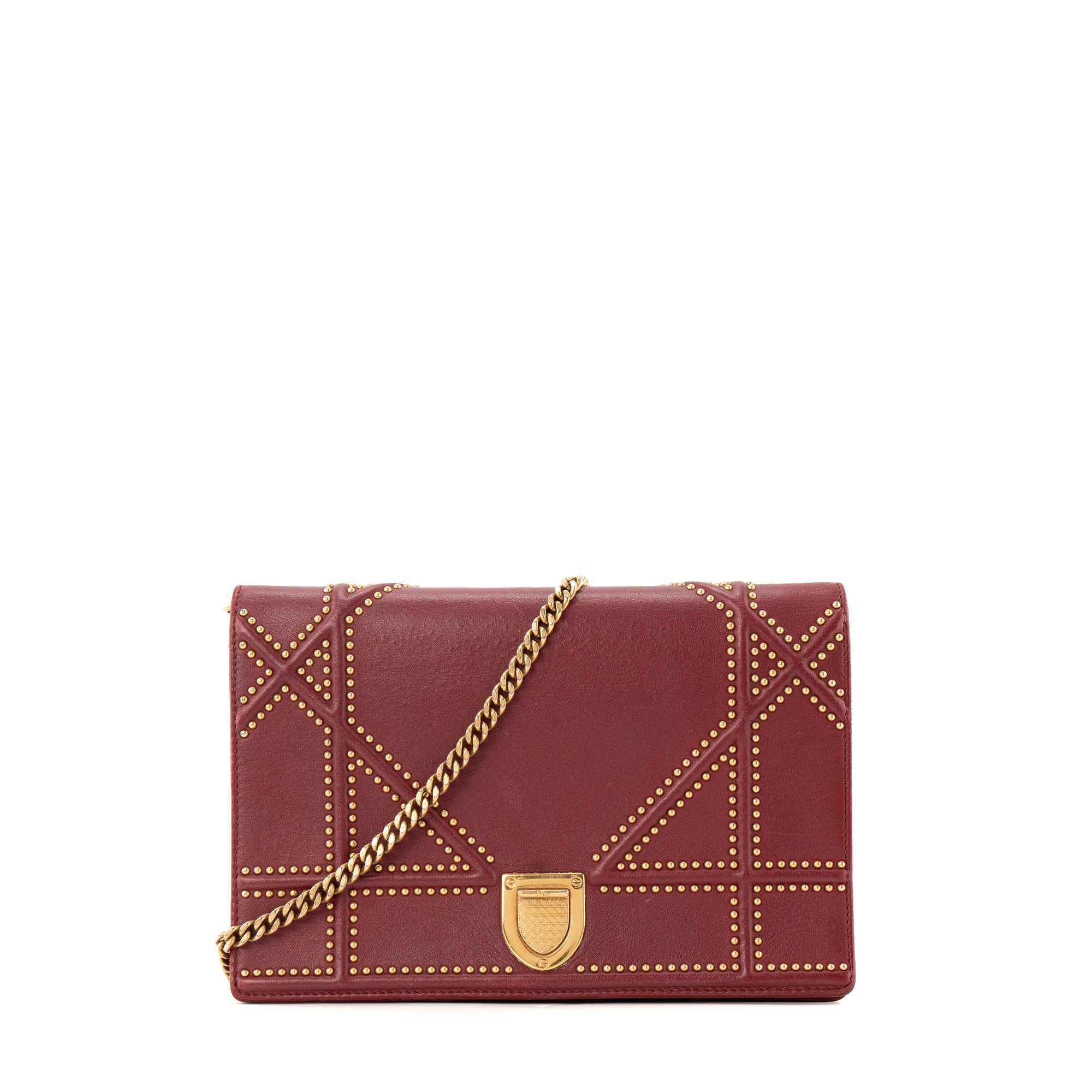 DIOR - Sac à bandoulière Diorama Dior en cuir bordeaux et studs dorés