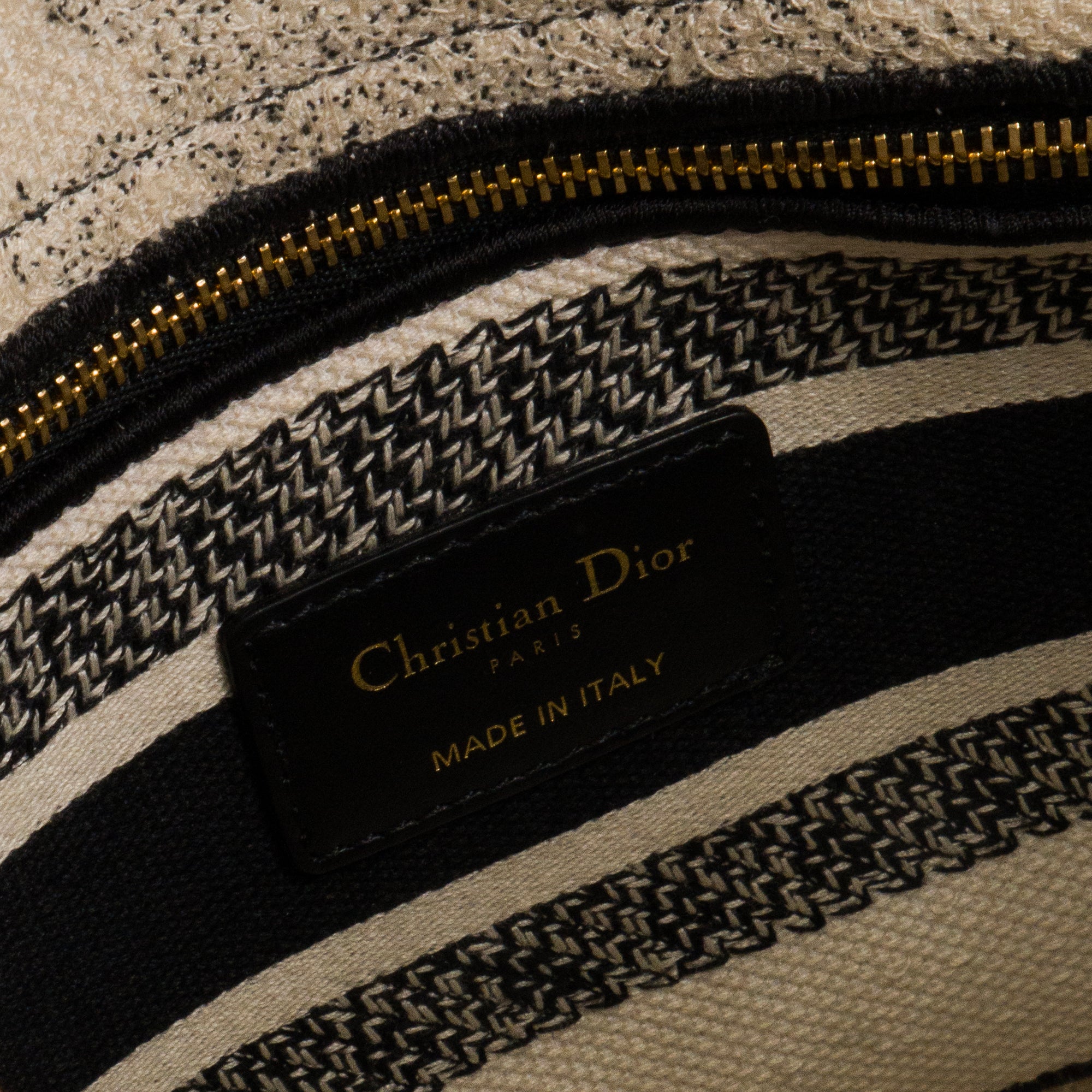 DIOR - Sac à bandoulière Lady D-Lite Dior en toile noire et blanche