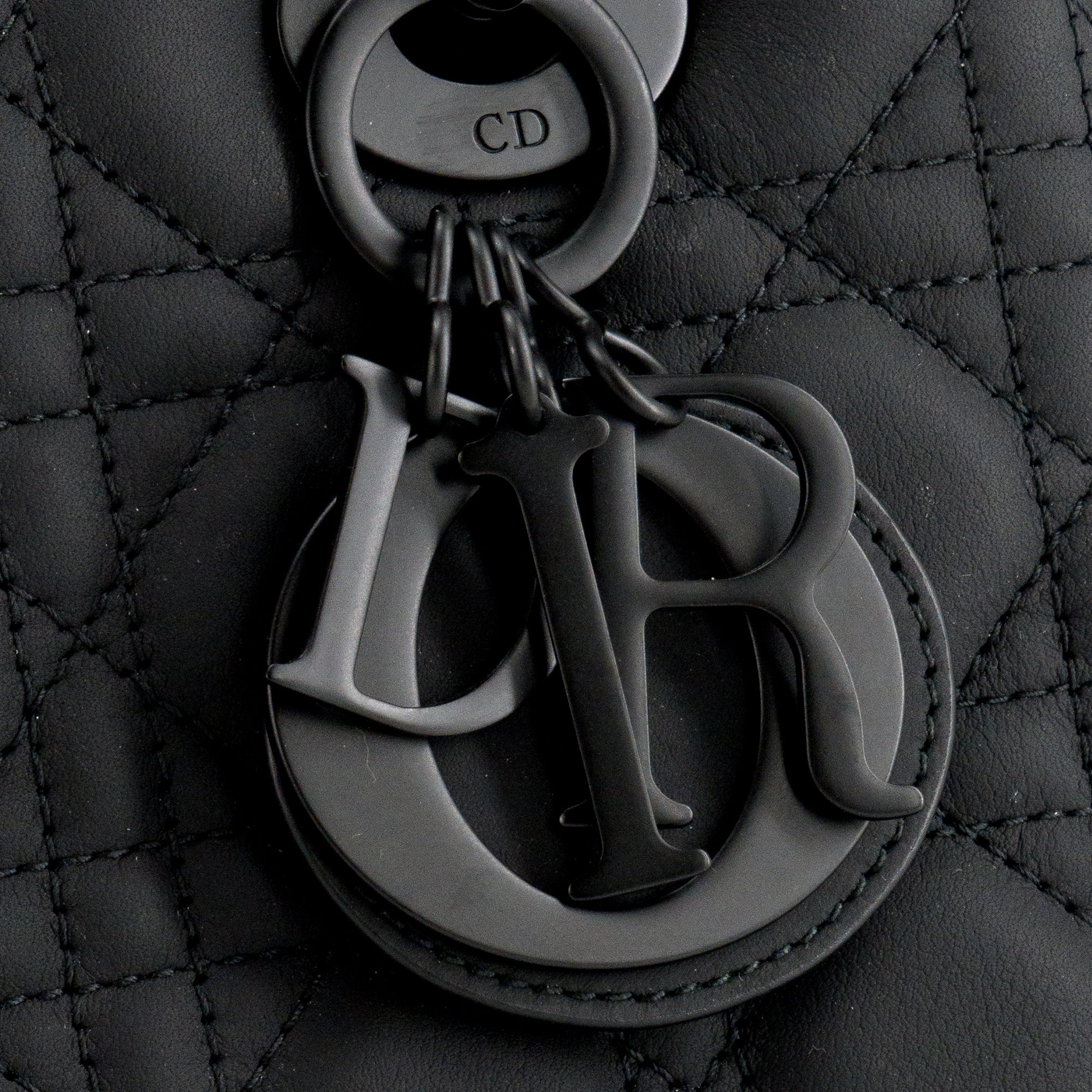 DIOR - Sac à bandoulière Lady Dior en cuir lisse noir édition limitée So Black