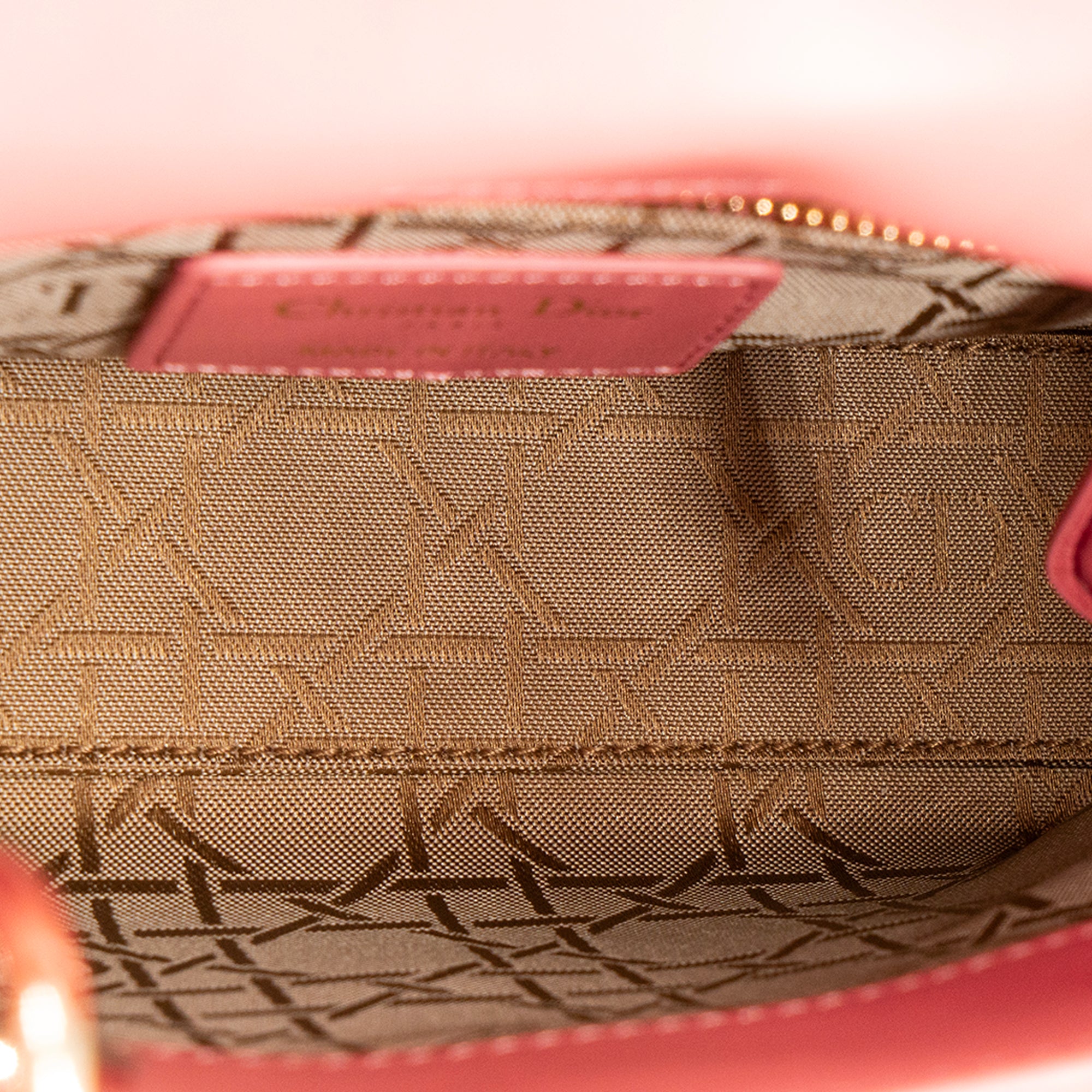DIOR - Sac à bandoulière Lady Dior mini Dior en cuir cannage rose