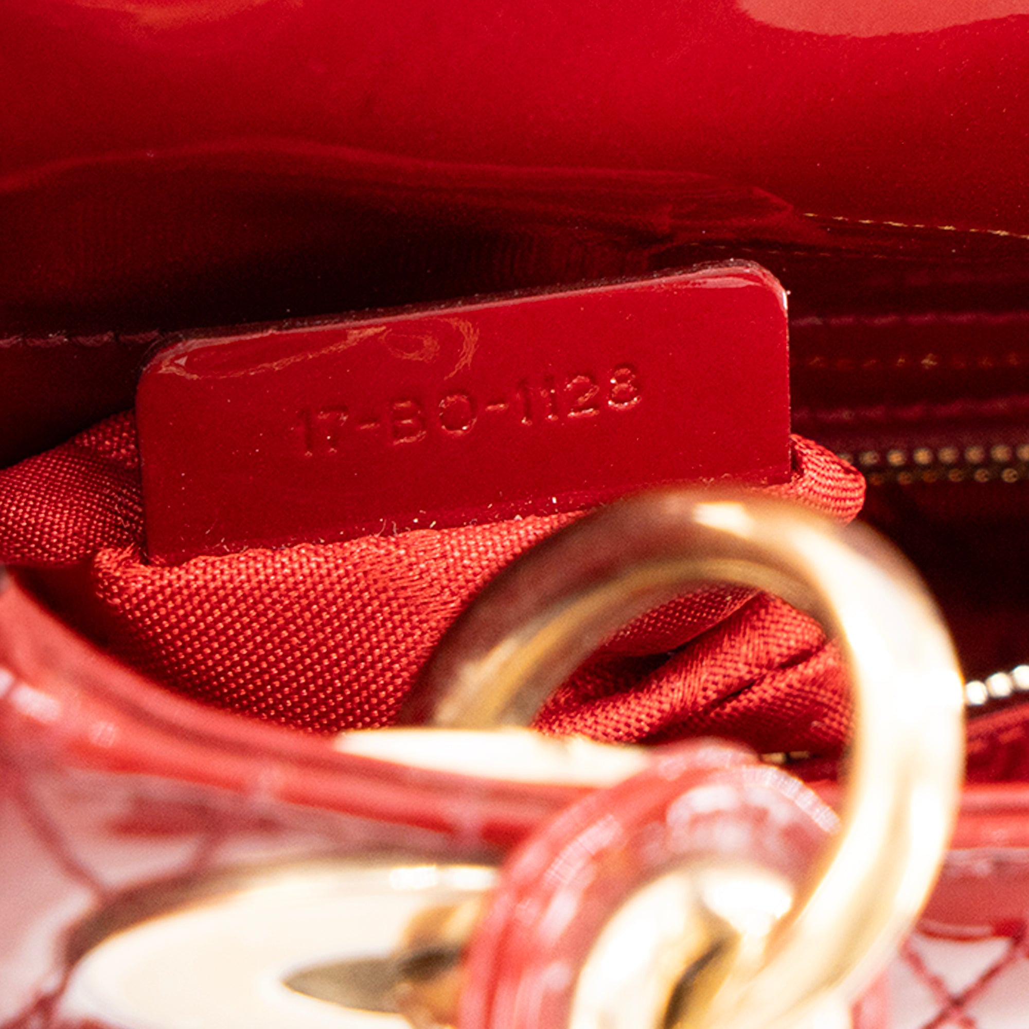 DIOR - Sac à bandoulière Lady Dior mini Dior en cuir verni rouge
