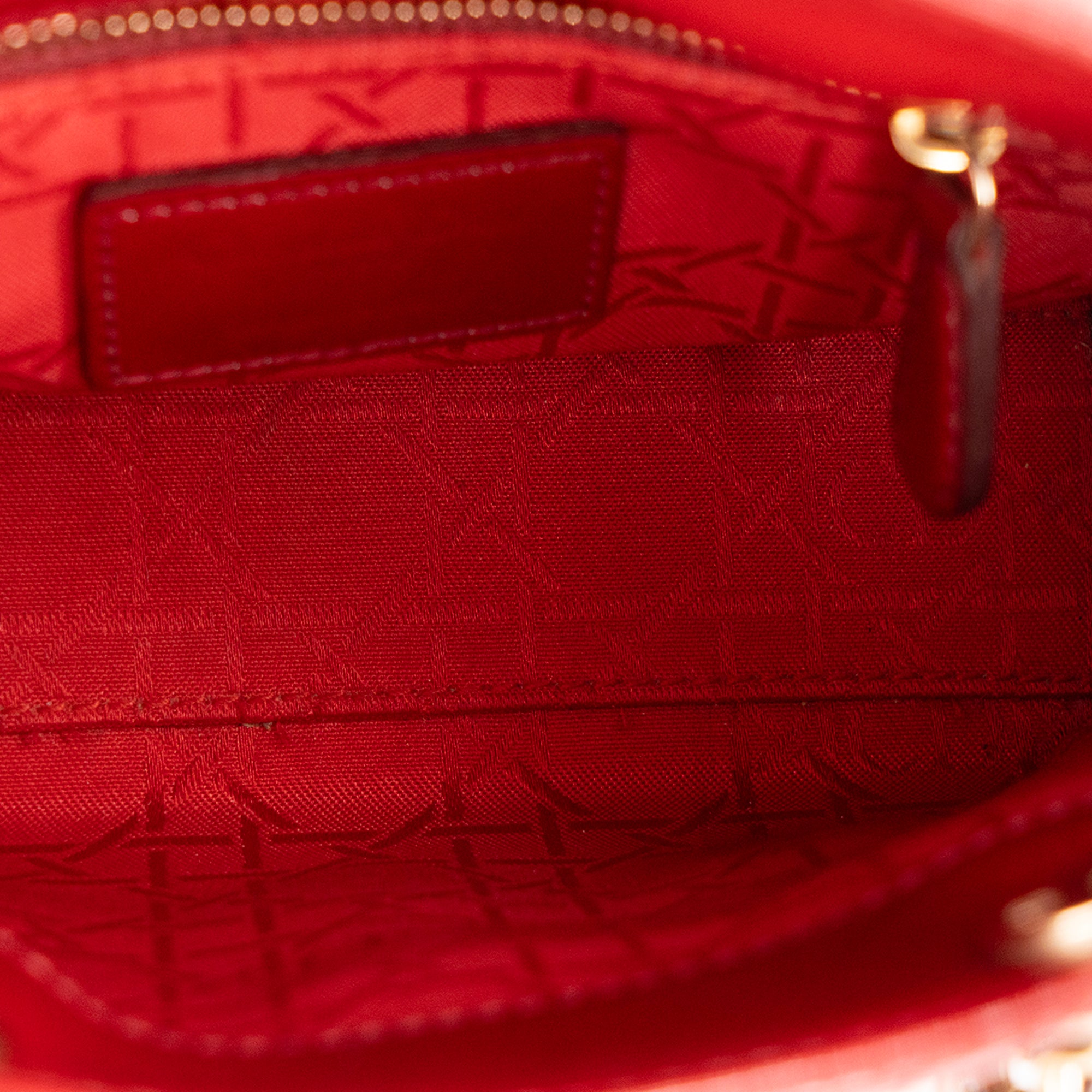 DIOR - Sac à bandoulière Lady Dior mini Dior en cuir verni rouge