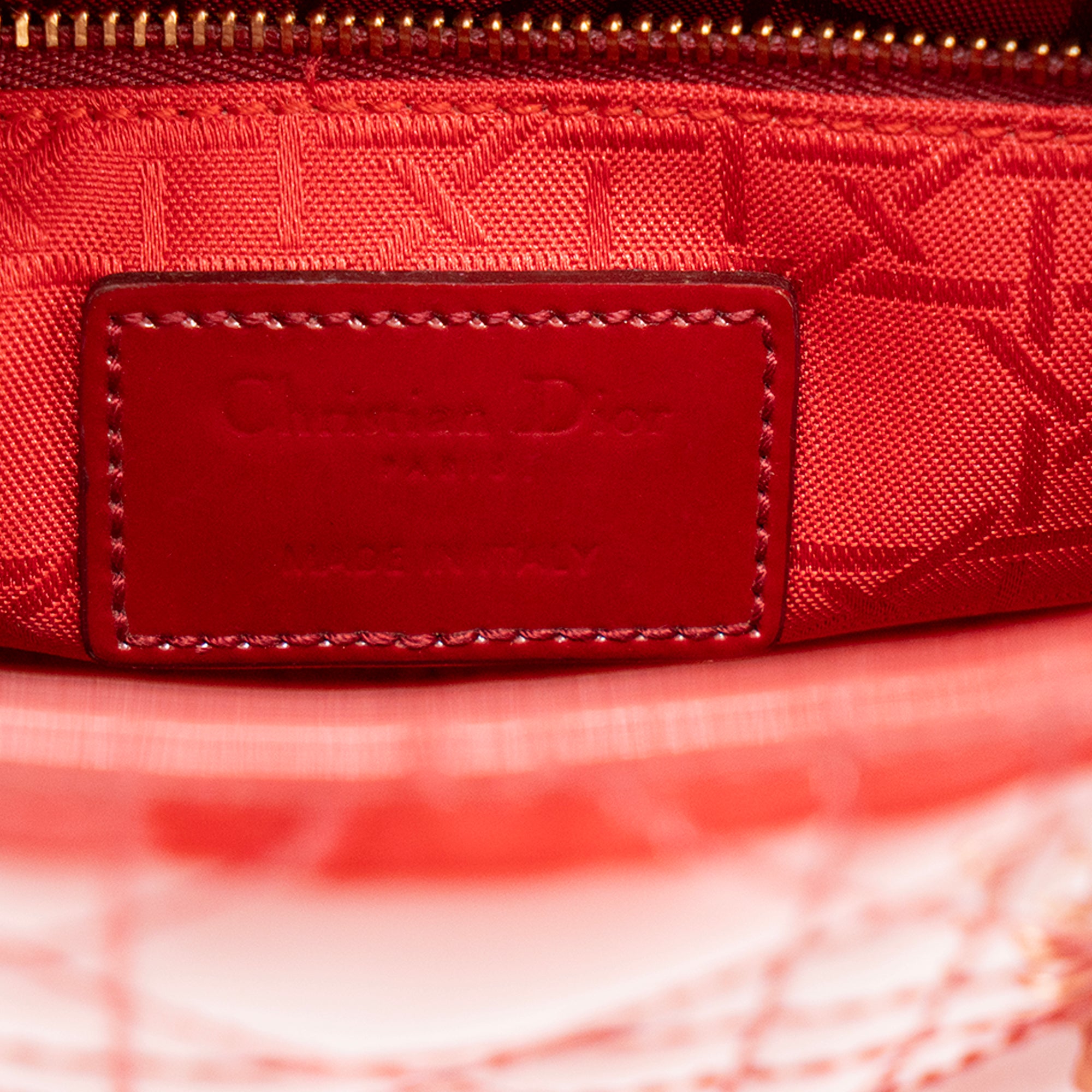DIOR - Sac à bandoulière Lady Dior mini Dior en cuir verni rouge