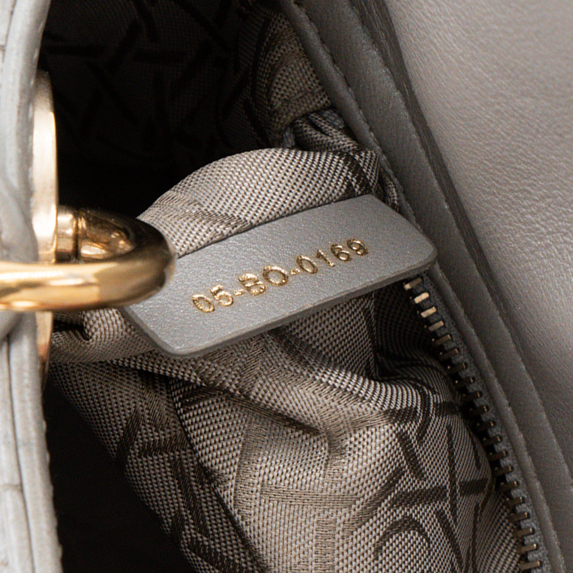 DIOR - Sac à bandoulière Lady Dior mini en cuir cannage métallisé gris