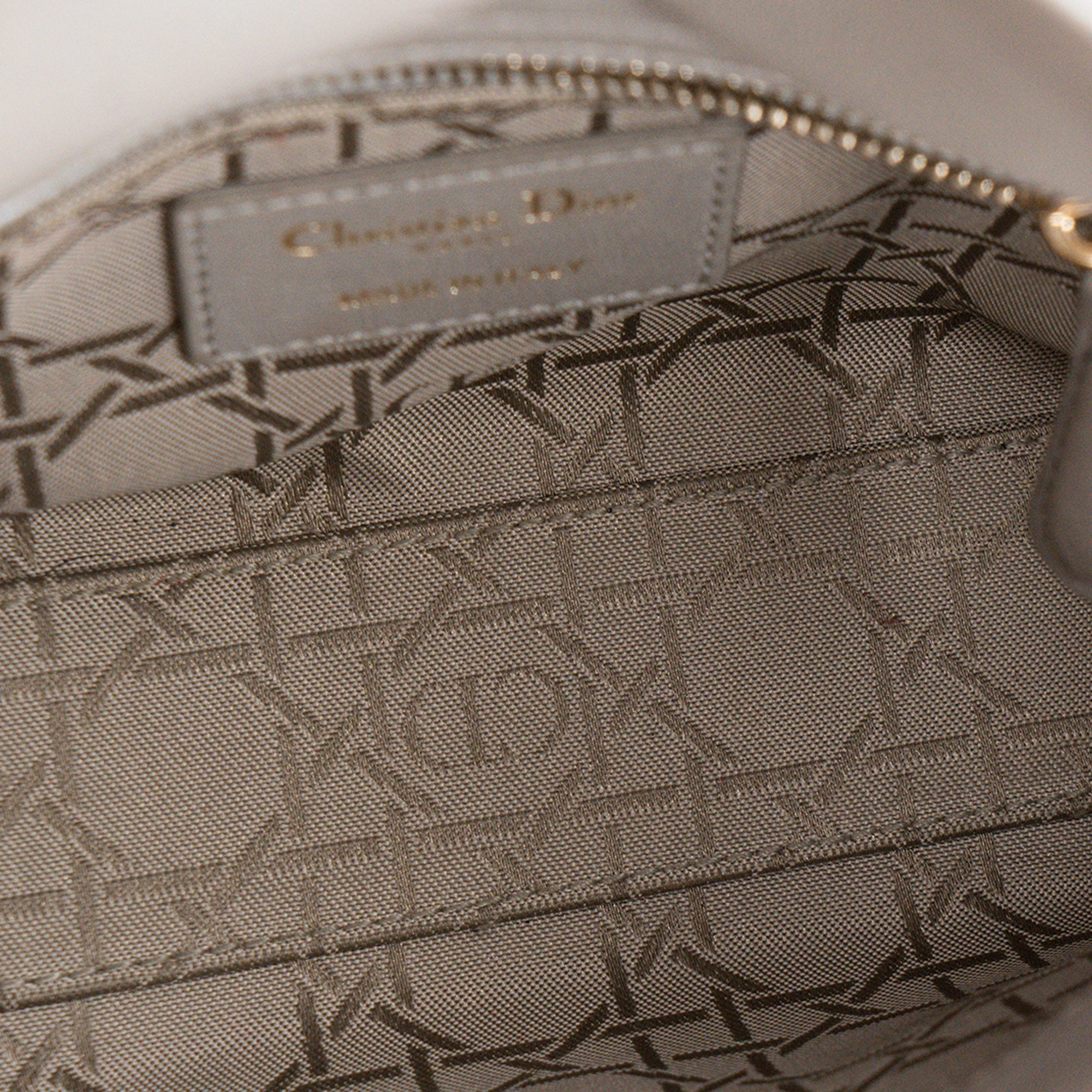 DIOR - Sac à bandoulière Lady Dior mini en cuir cannage métallisé gris