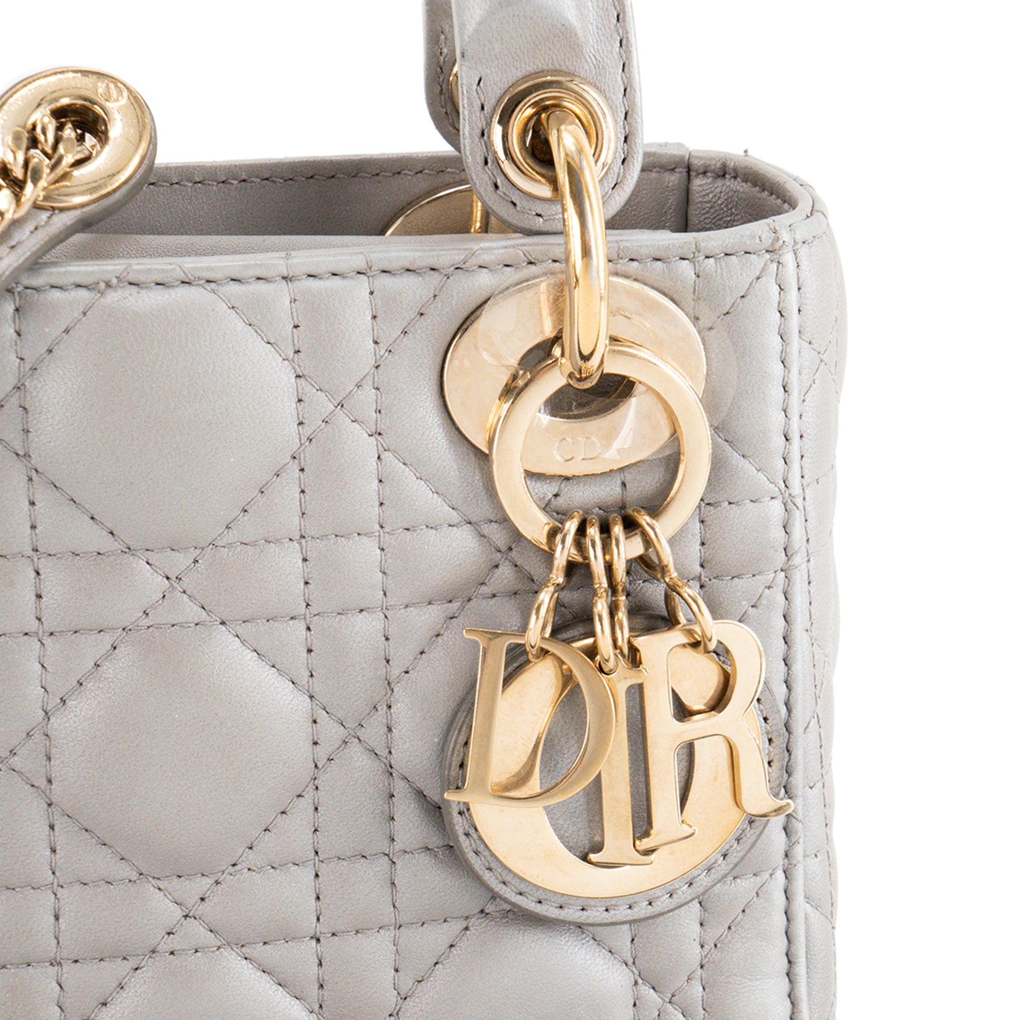 DIOR - Sac à bandoulière Lady Dior mini en cuir cannage métallisé gris