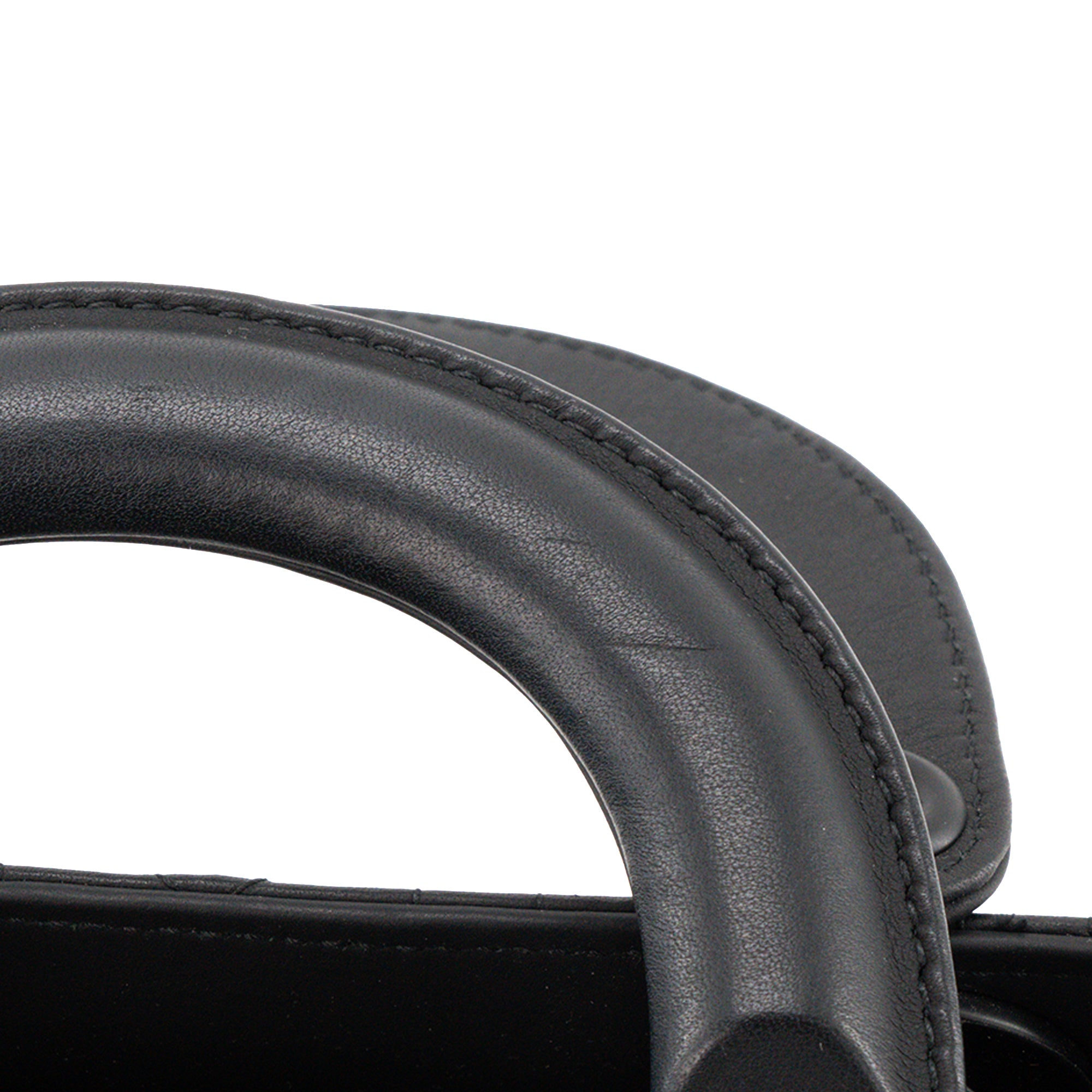 DIOR - Sac à bandoulière Lady Dior mini en cuir cannage noir
