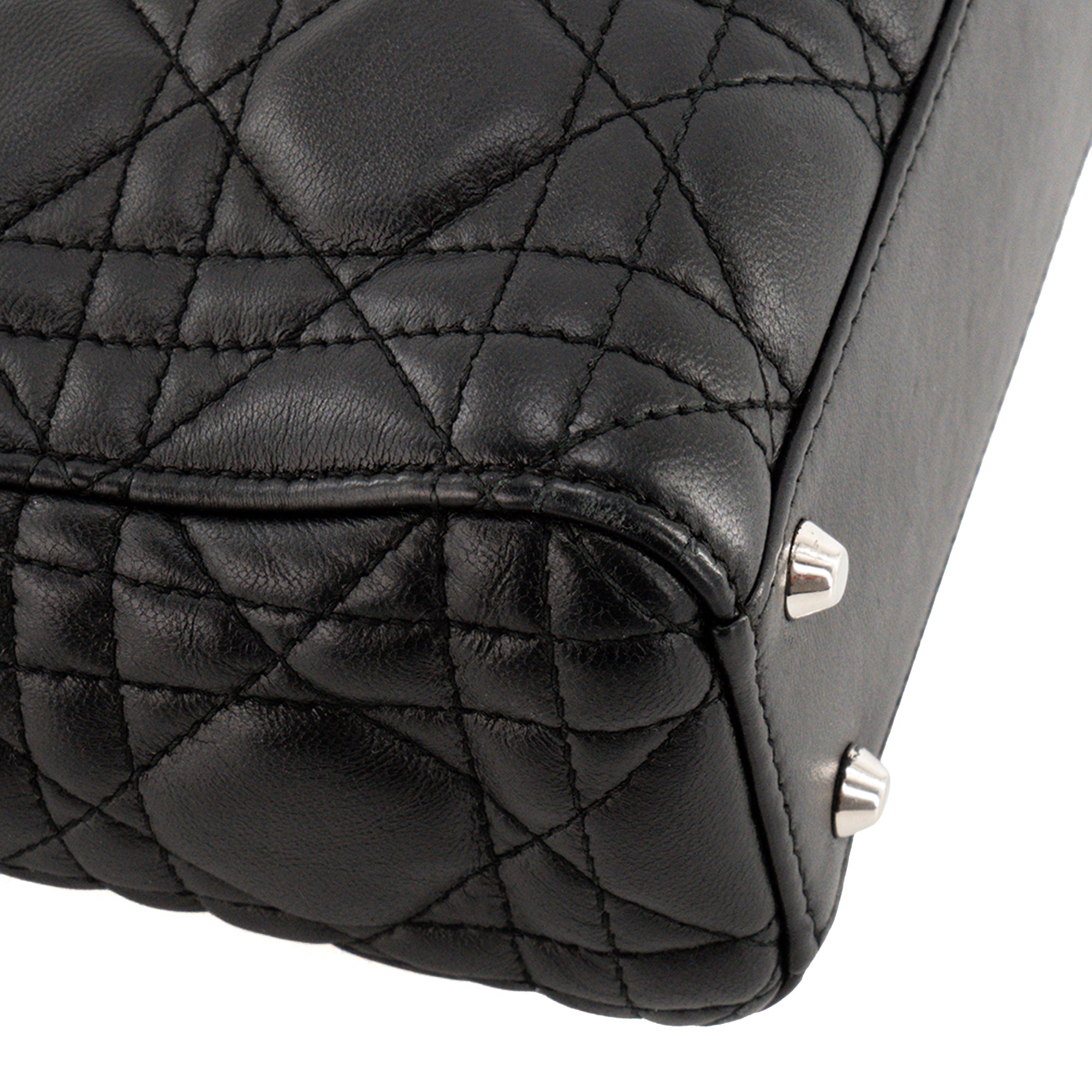DIOR - Sac à bandoulière Lady Dior mini en cuir cannage noir