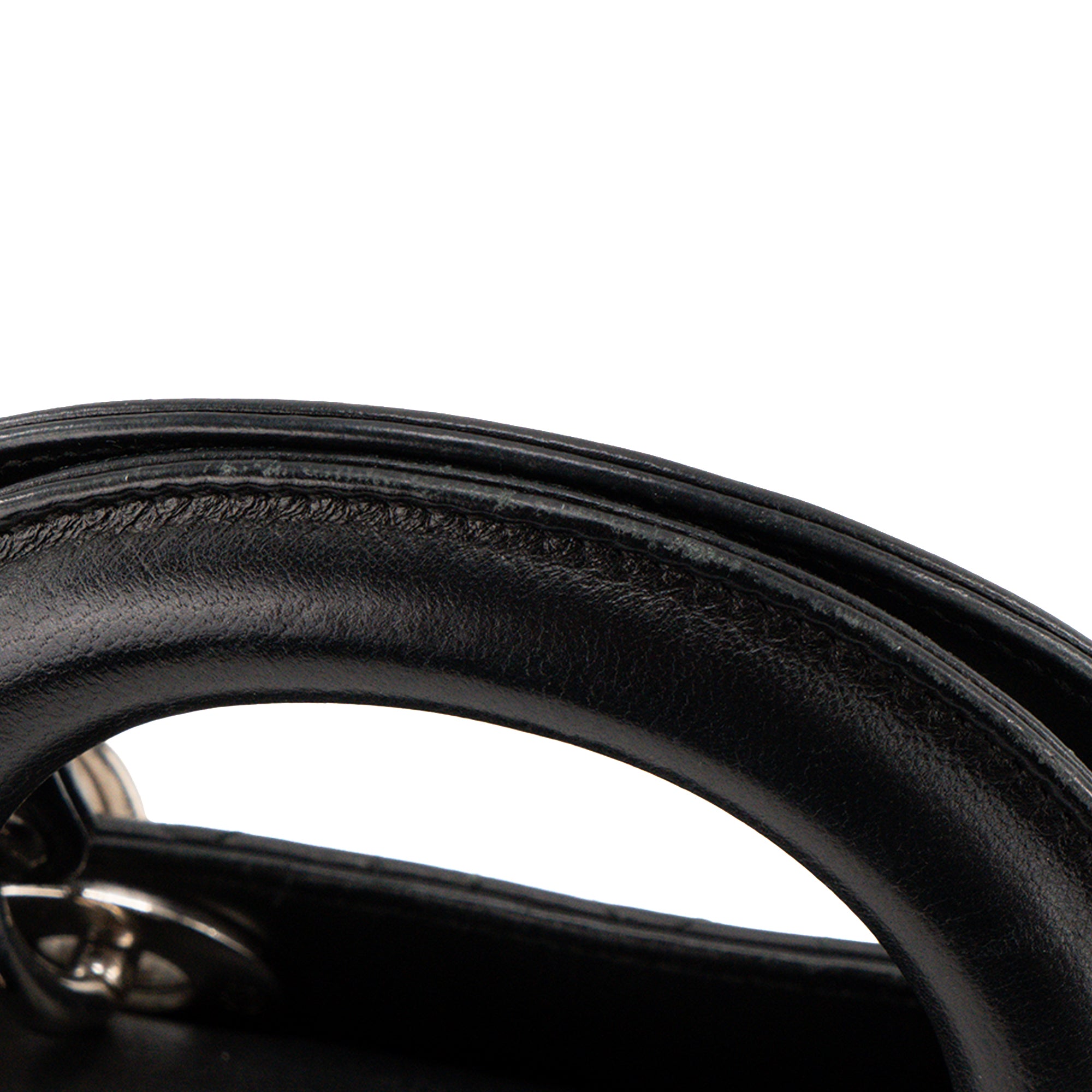 DIOR - Sac à bandoulière Lady Dior mini en cuir cannage noir