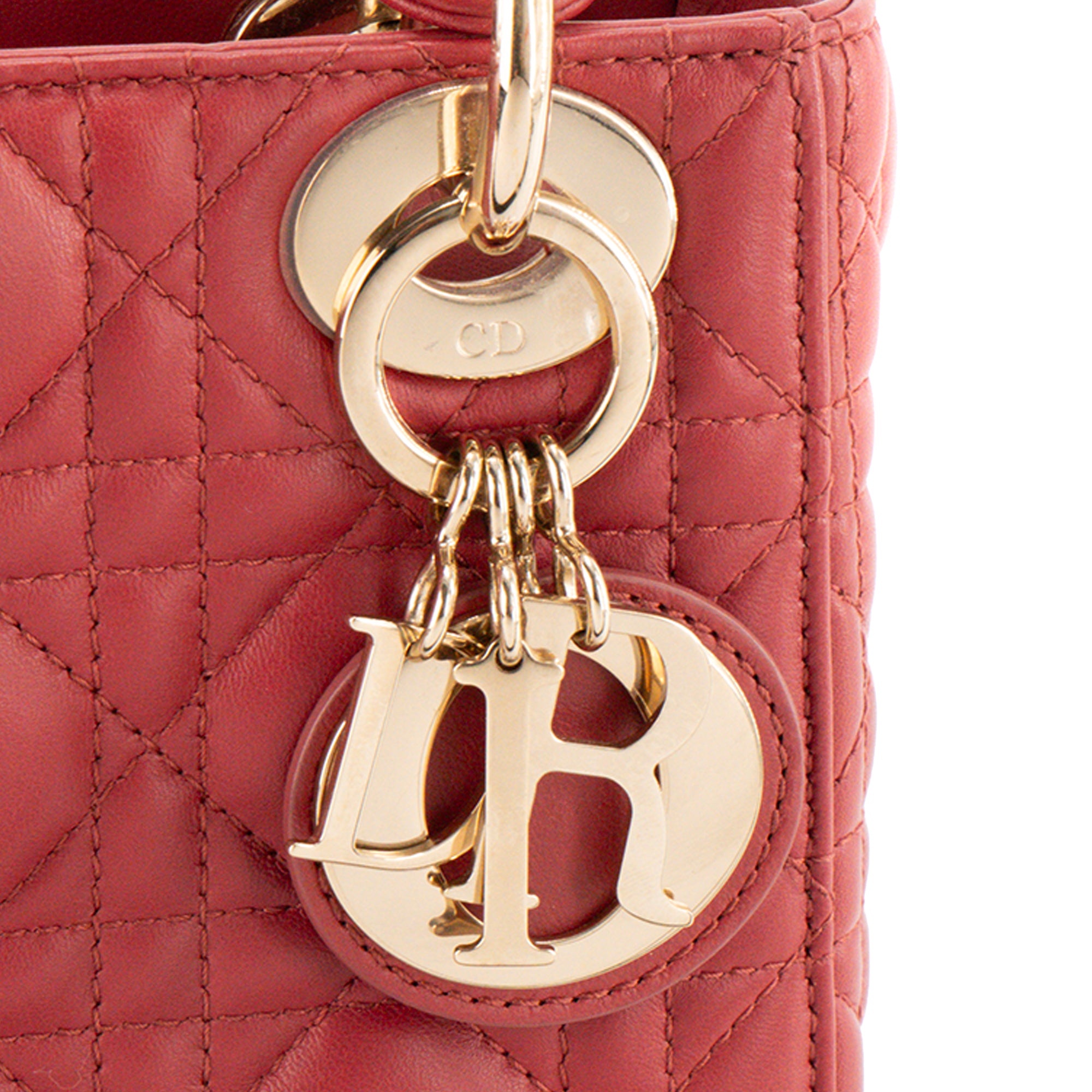 DIOR - Sac à bandoulière Lady Dior mini en cuir cannage rouge