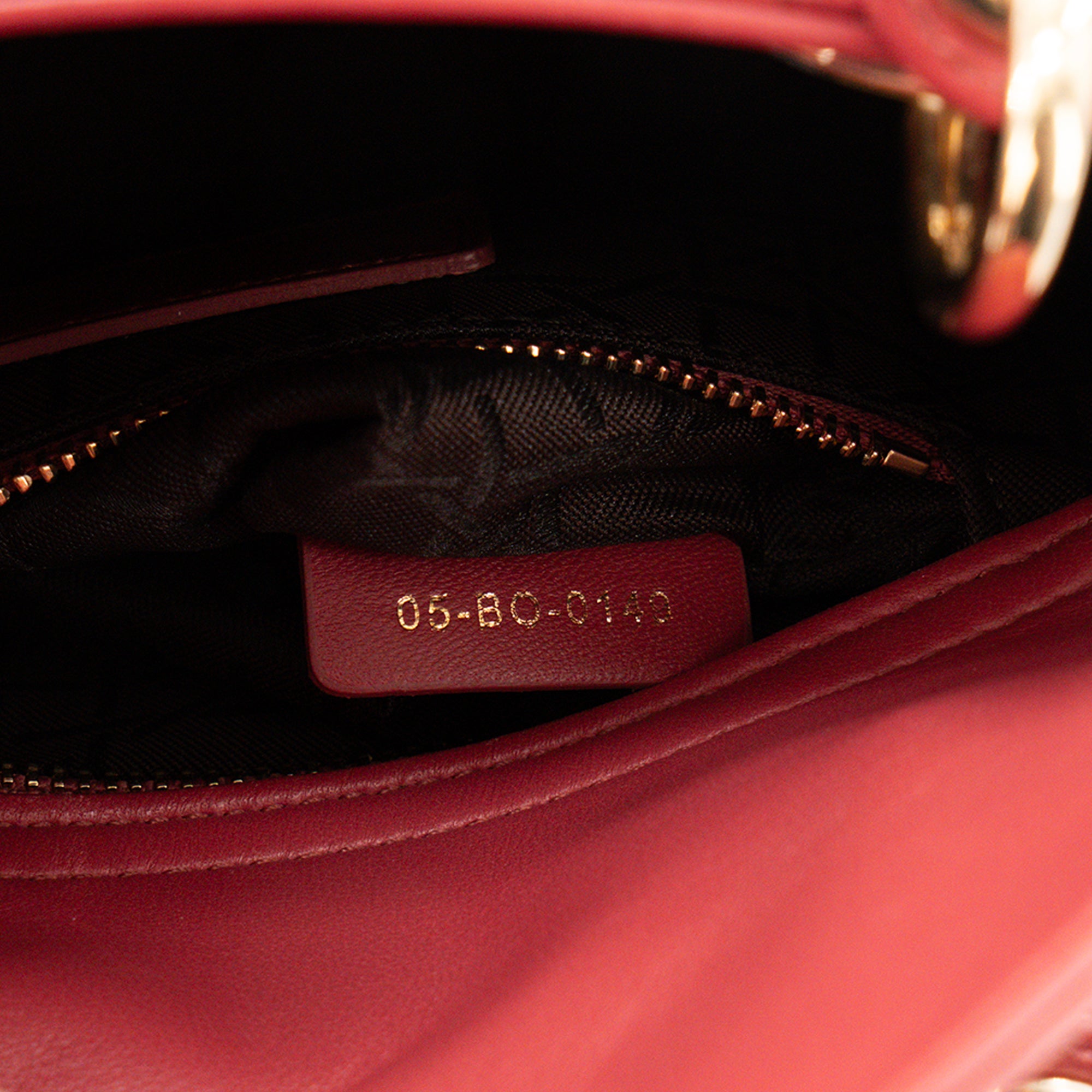 DIOR - Sac à bandoulière Lady Dior mini en cuir cannage rouge