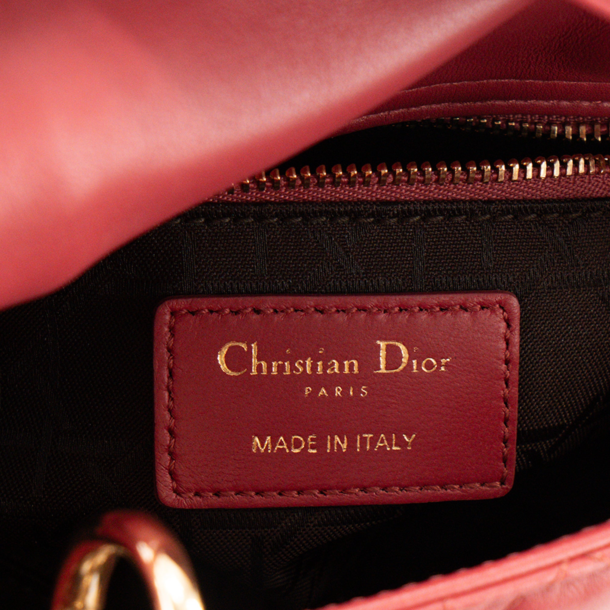 DIOR - Sac à bandoulière Lady Dior mini en cuir cannage rouge