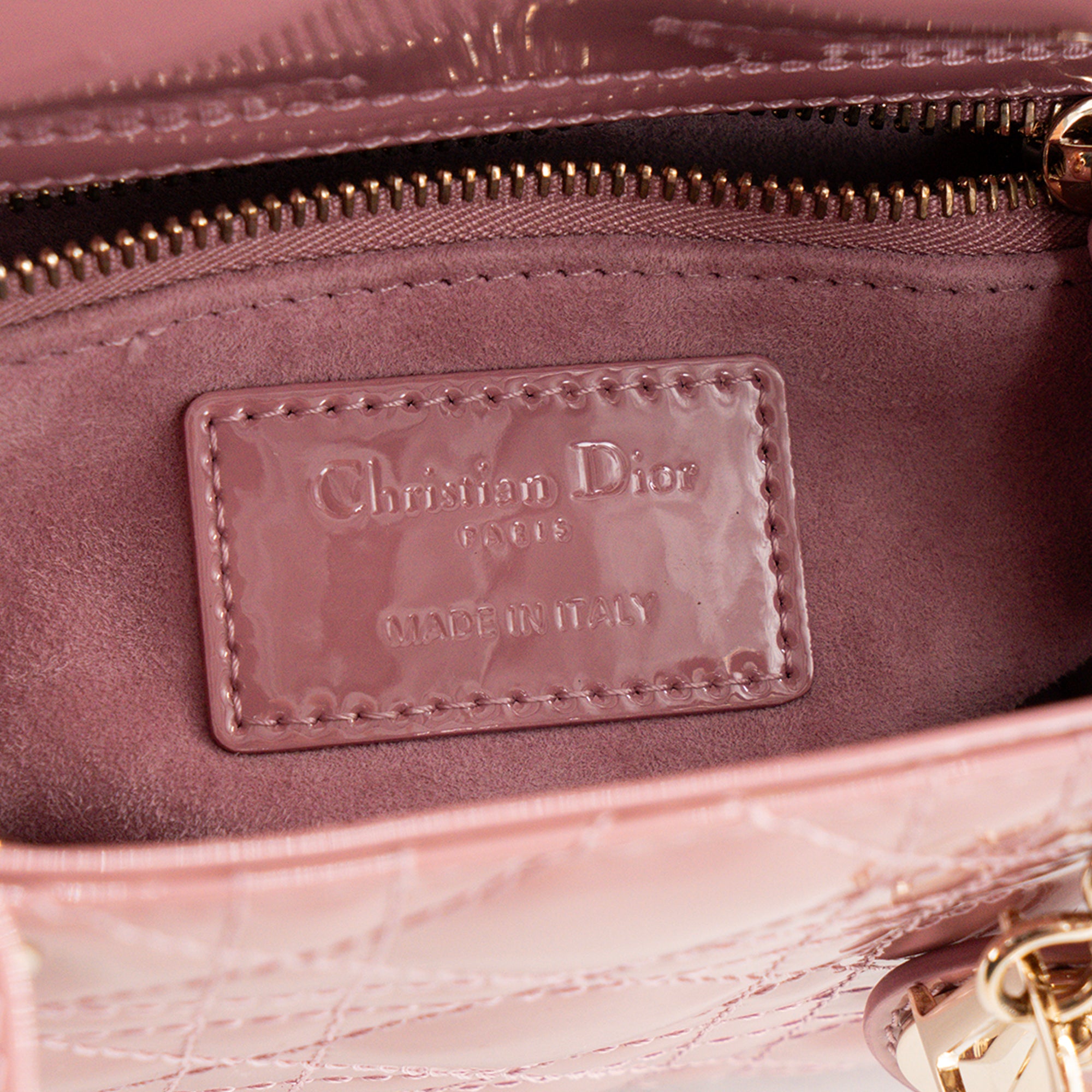 DIOR - Sac à bandoulière Lady Dior mini en cuir cannage verni rose