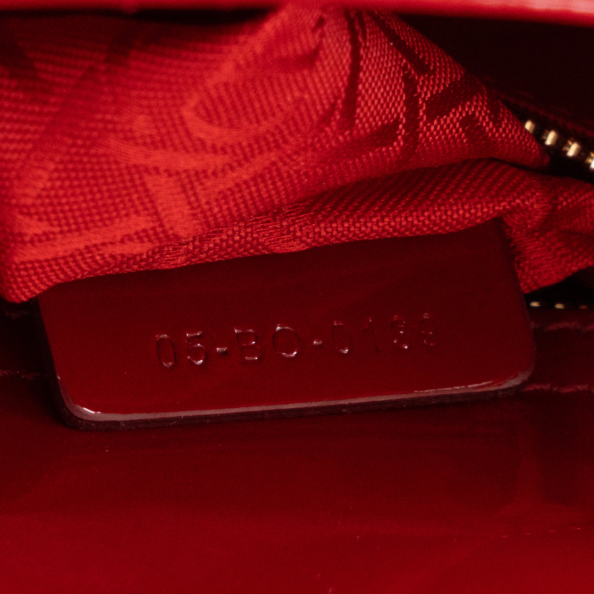 DIOR - Sac à bandoulière Lady Dior Mini en cuir cannage verni rouge