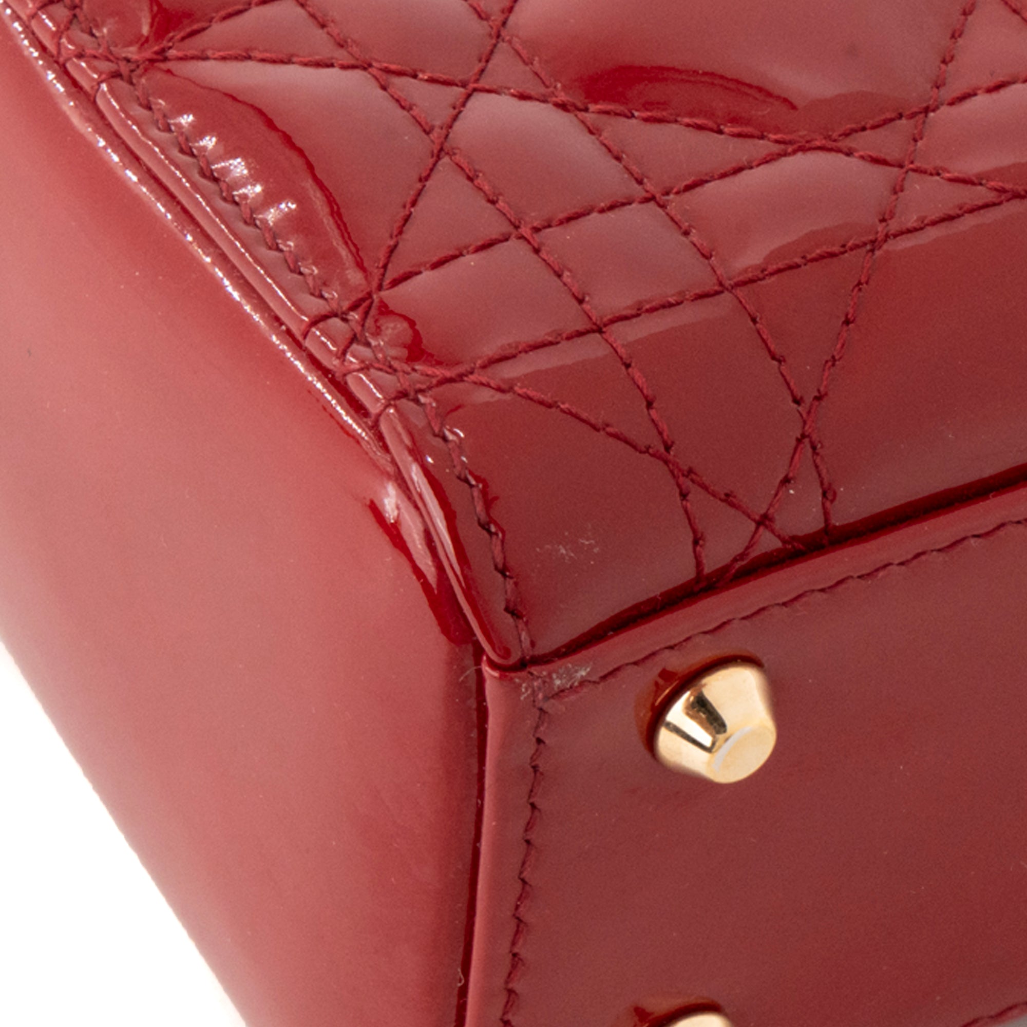 DIOR - Sac à bandoulière Lady Dior Mini en cuir cannage verni rouge