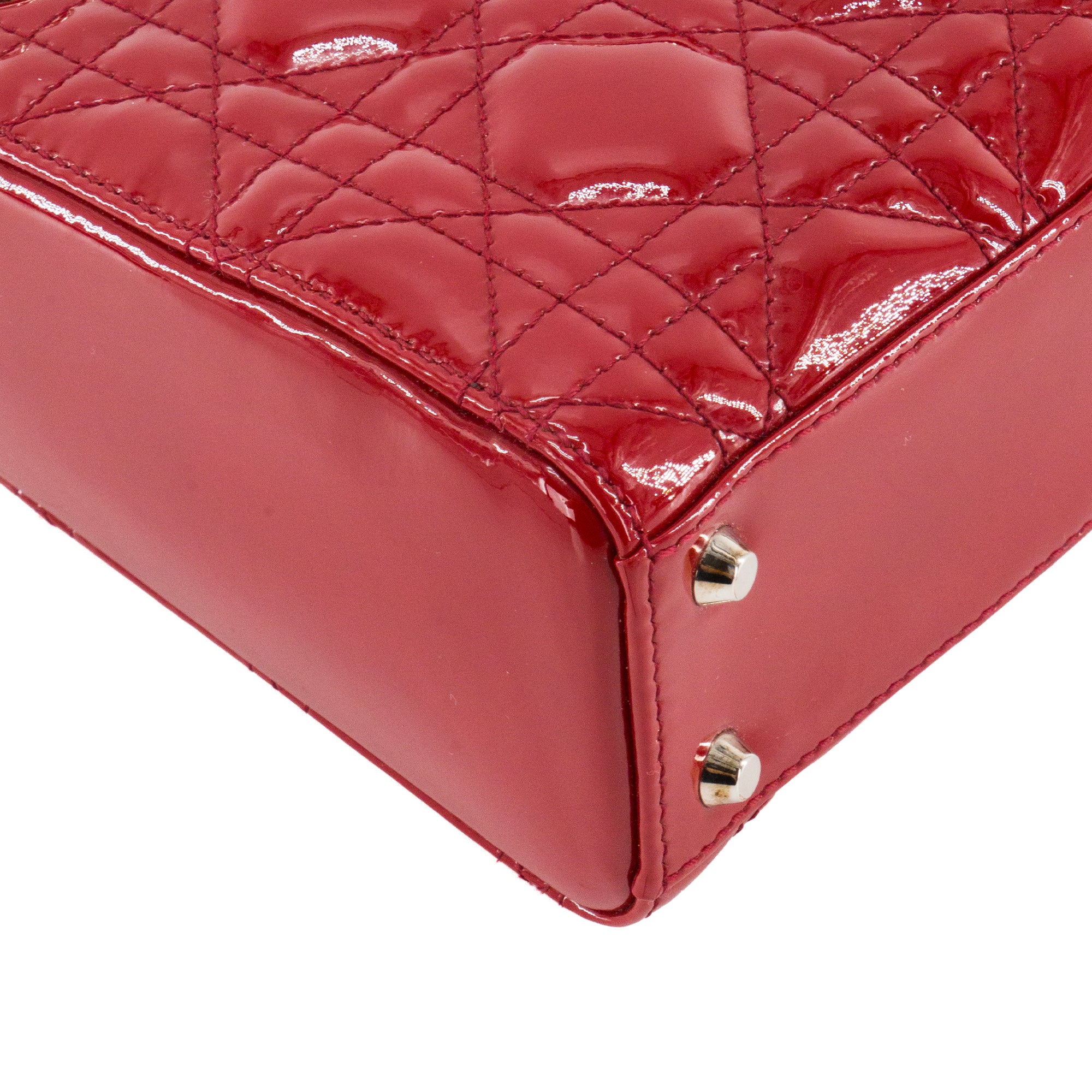 DIOR - Sac à bandoulière Lady Dior mini en cuir verni rouge