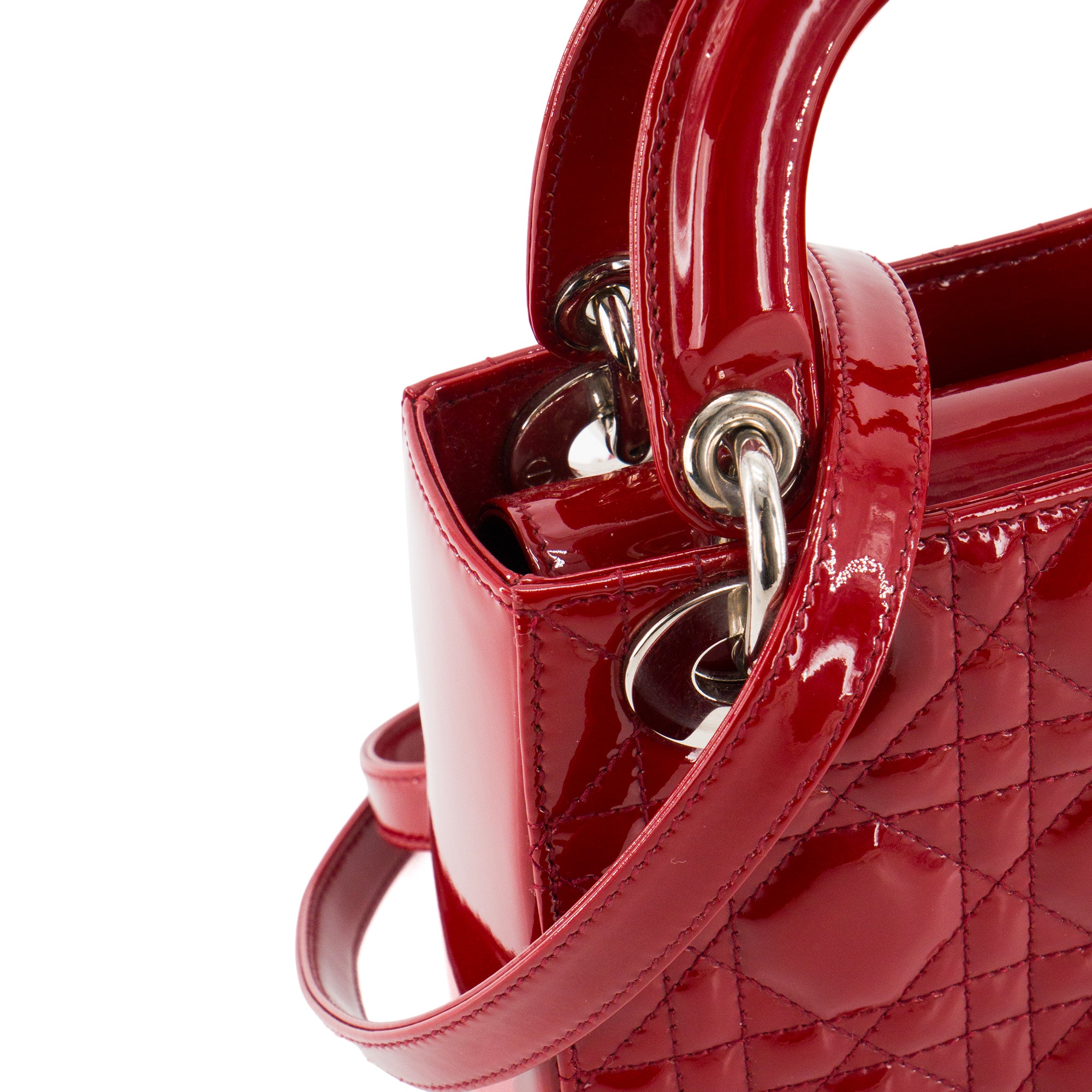 DIOR - Sac à bandoulière Lady Dior mini en cuir verni rouge