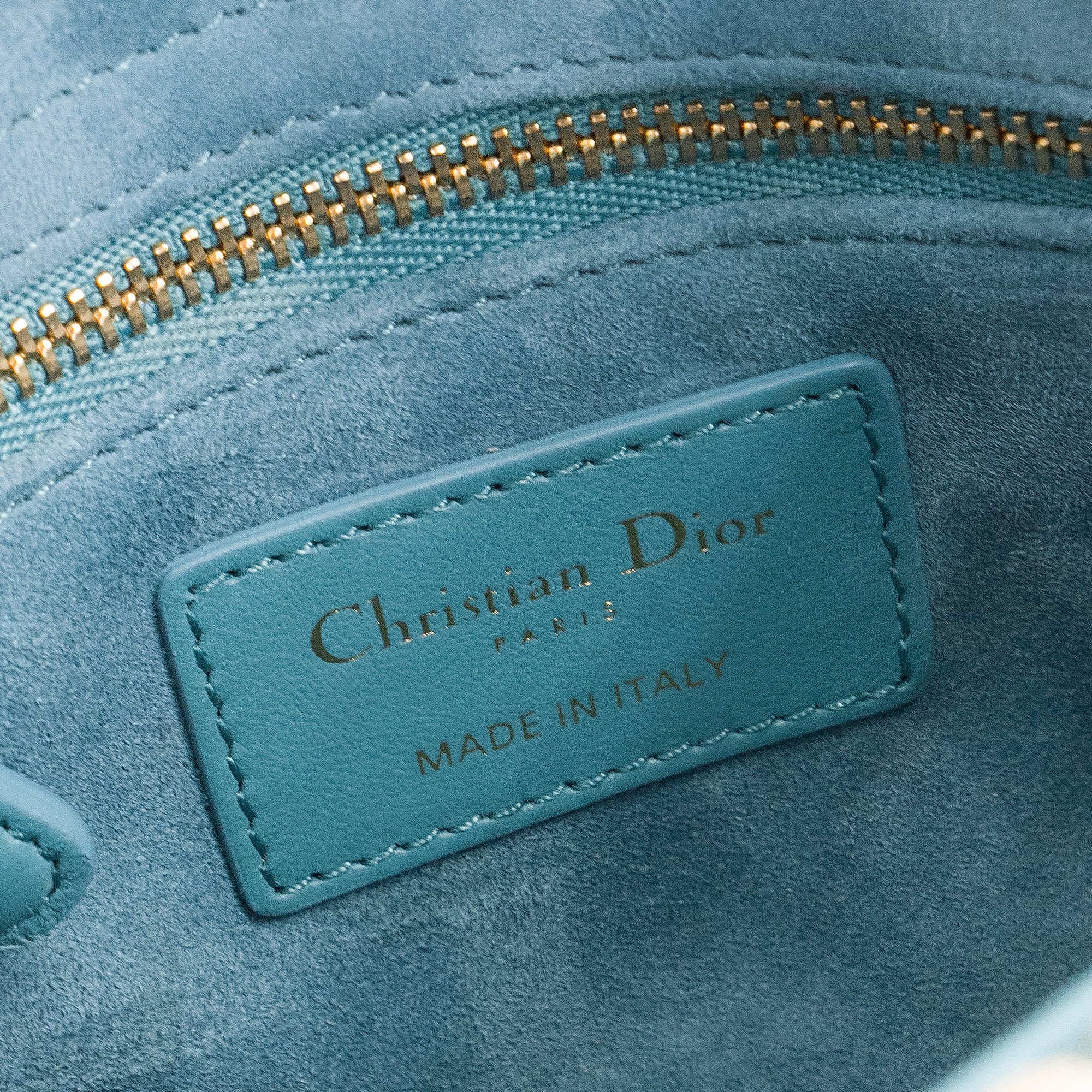DIOR - Sac à bandoulière Lady Dior mini en toile et cuir bleu édition limitée