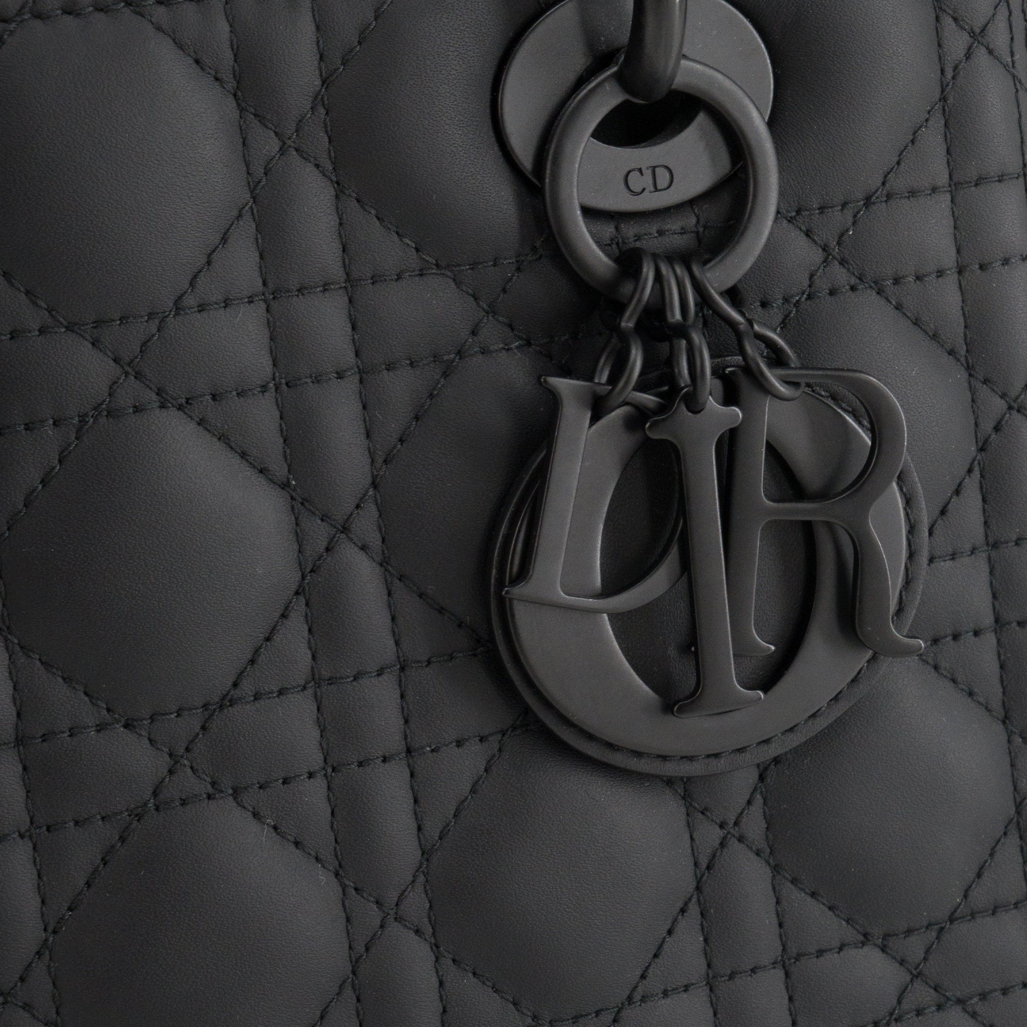 DIOR - Sac à bandoulière Lady Dior Moyen Dior en cuir cannage full black
