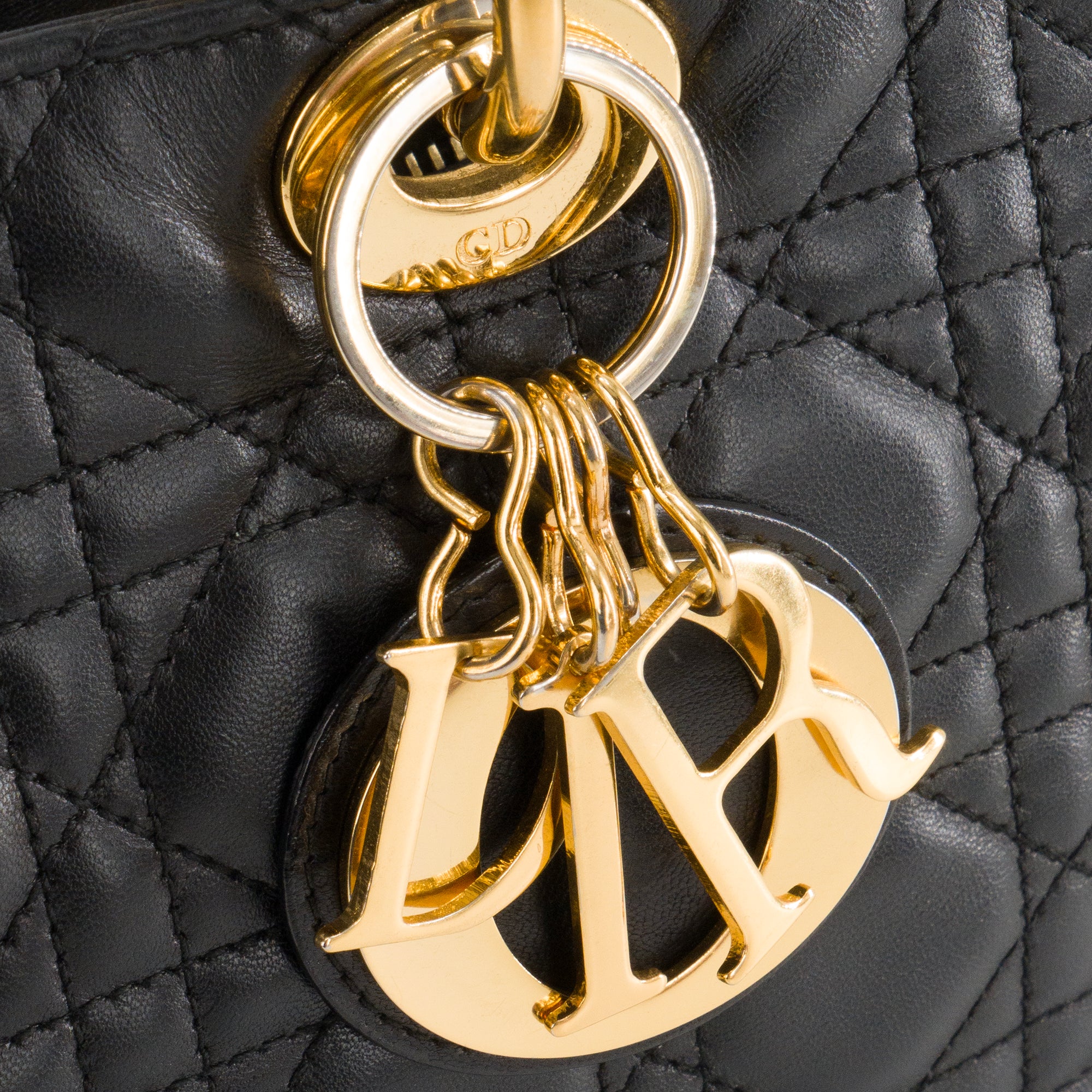 DIOR - Sac à bandoulière Lady Dior large Dior en cuir cannage noir vintage