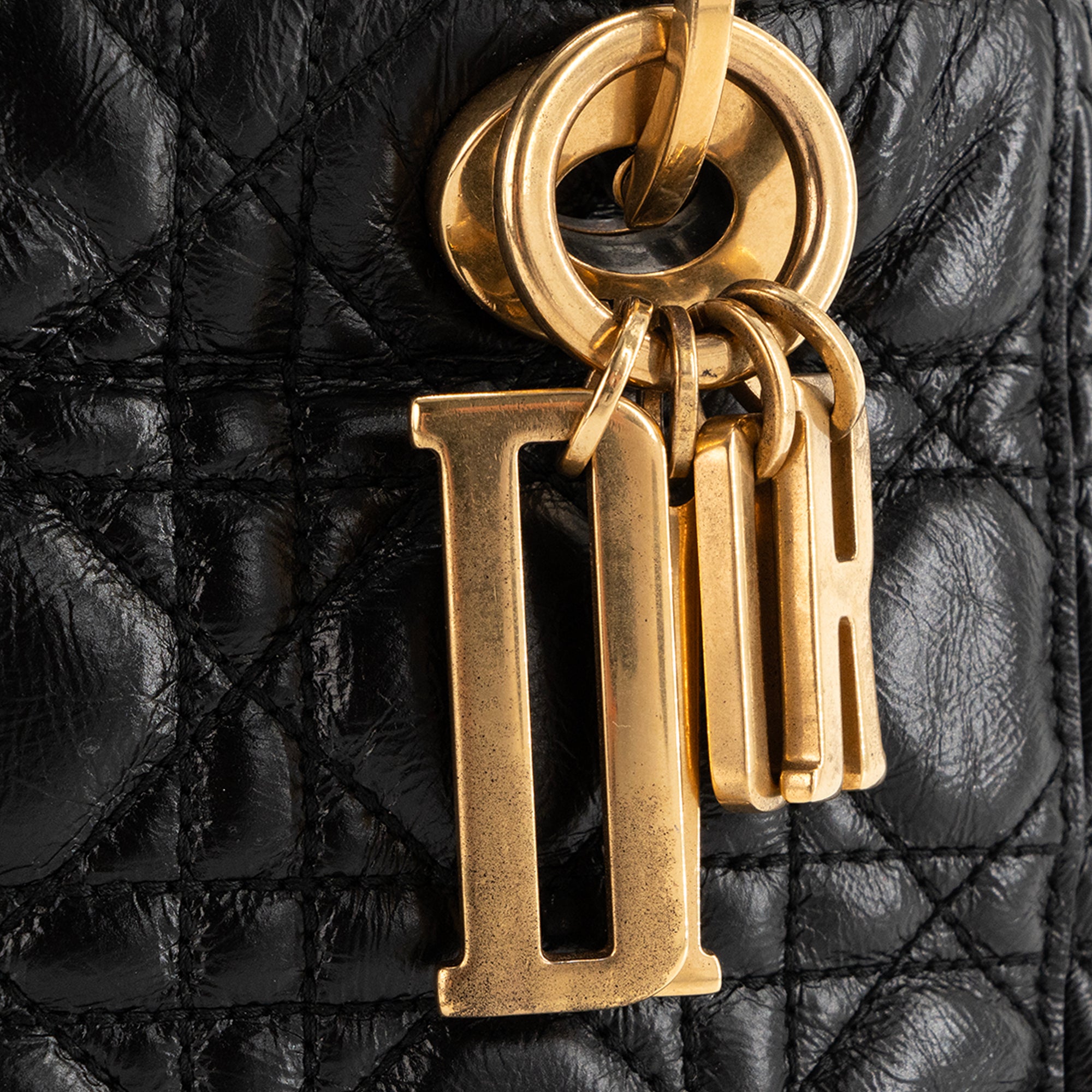 DIOR - Sac à bandoulière Lady Dior Small Dior en cuir froissé noir