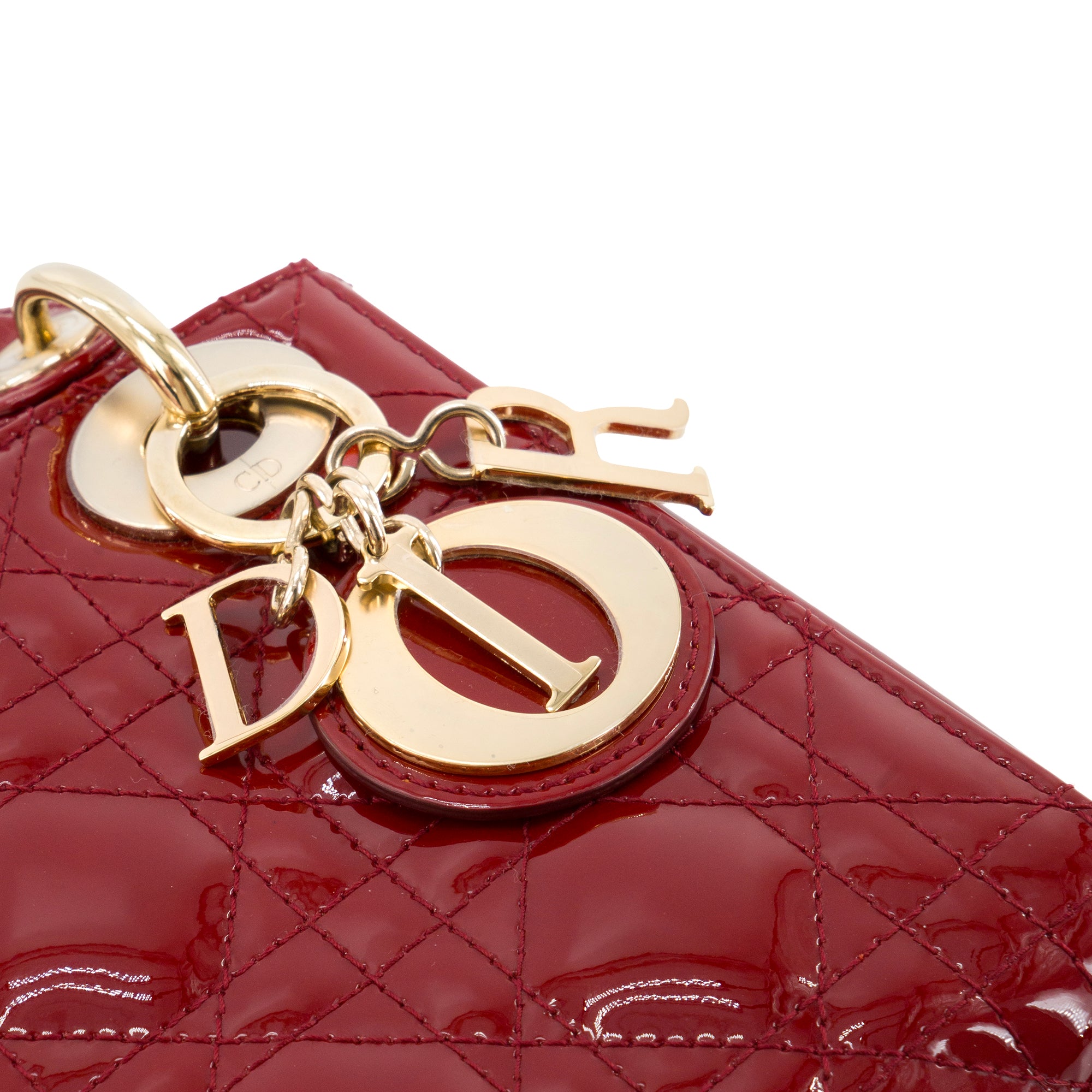 DIOR - Sac à bandoulière Lady Dior small Dior en cuir verni bordeaux