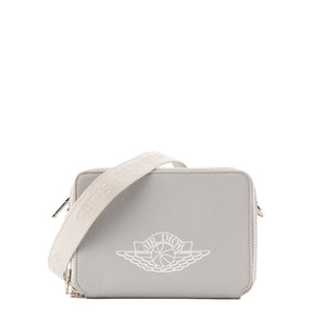 DIOR - Sac à bandoulière Messenger Air Dior Jordan Wings x Dior en cuir grainé gris édition limitée