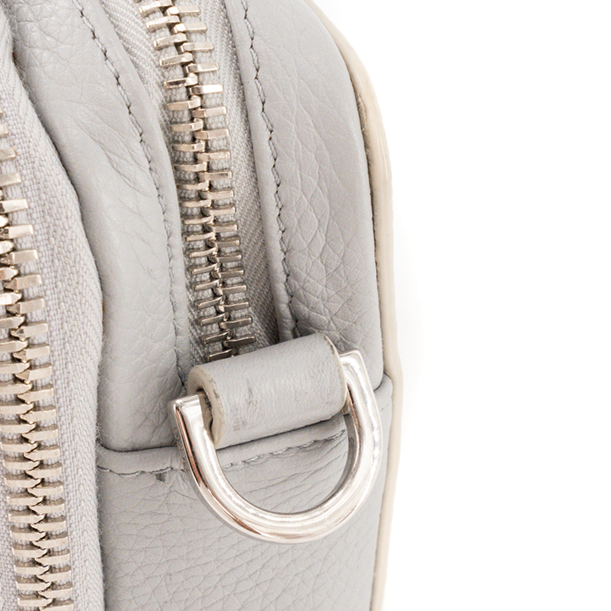 DIOR - Limited Edition Dior Jordan Wings x Dior Messenger Shoulder Bag in Grey Grained Leather