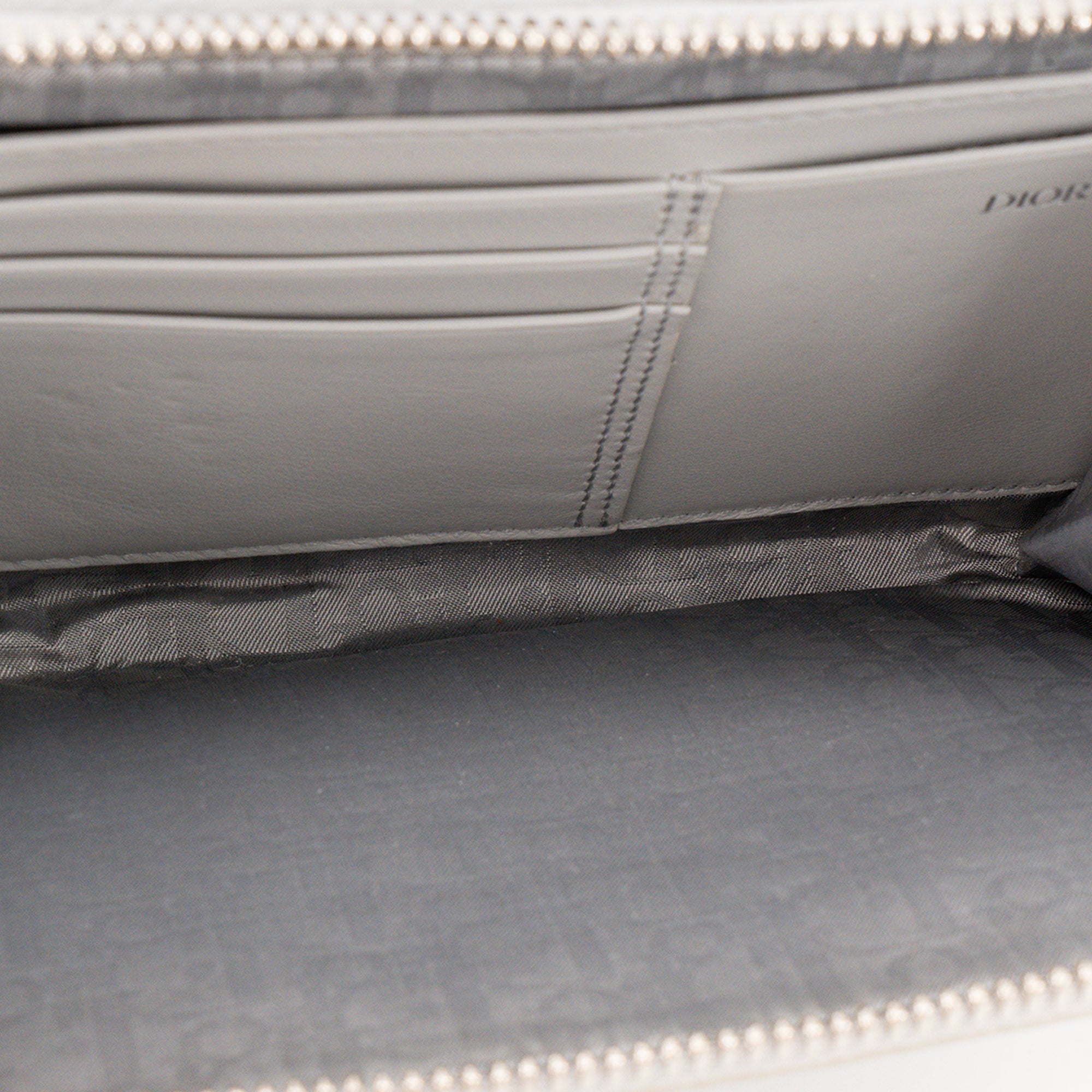 DIOR - Limited Edition Dior Jordan Wings x Dior Messenger Shoulder Bag in Grey Grained Leather