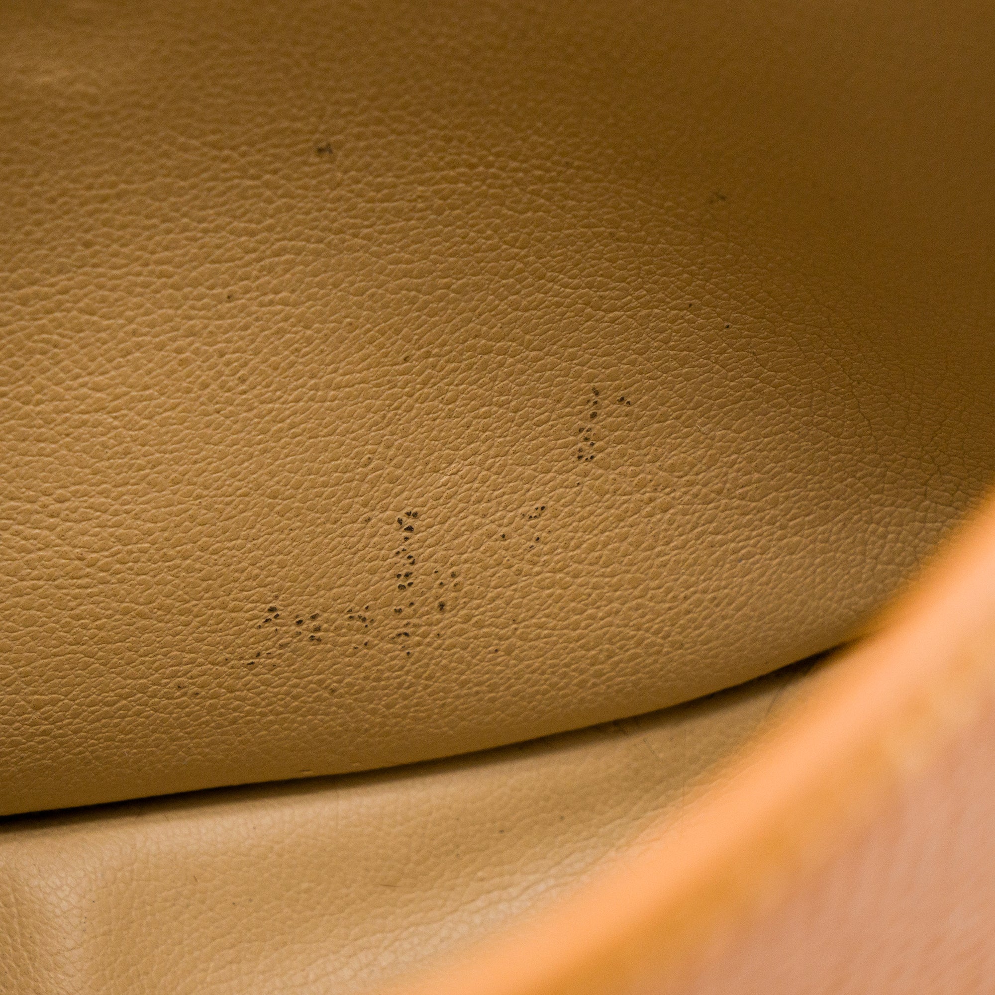 DIOR - Sac à bandoulière Minaudière Dior en cuir grainé marron vintage