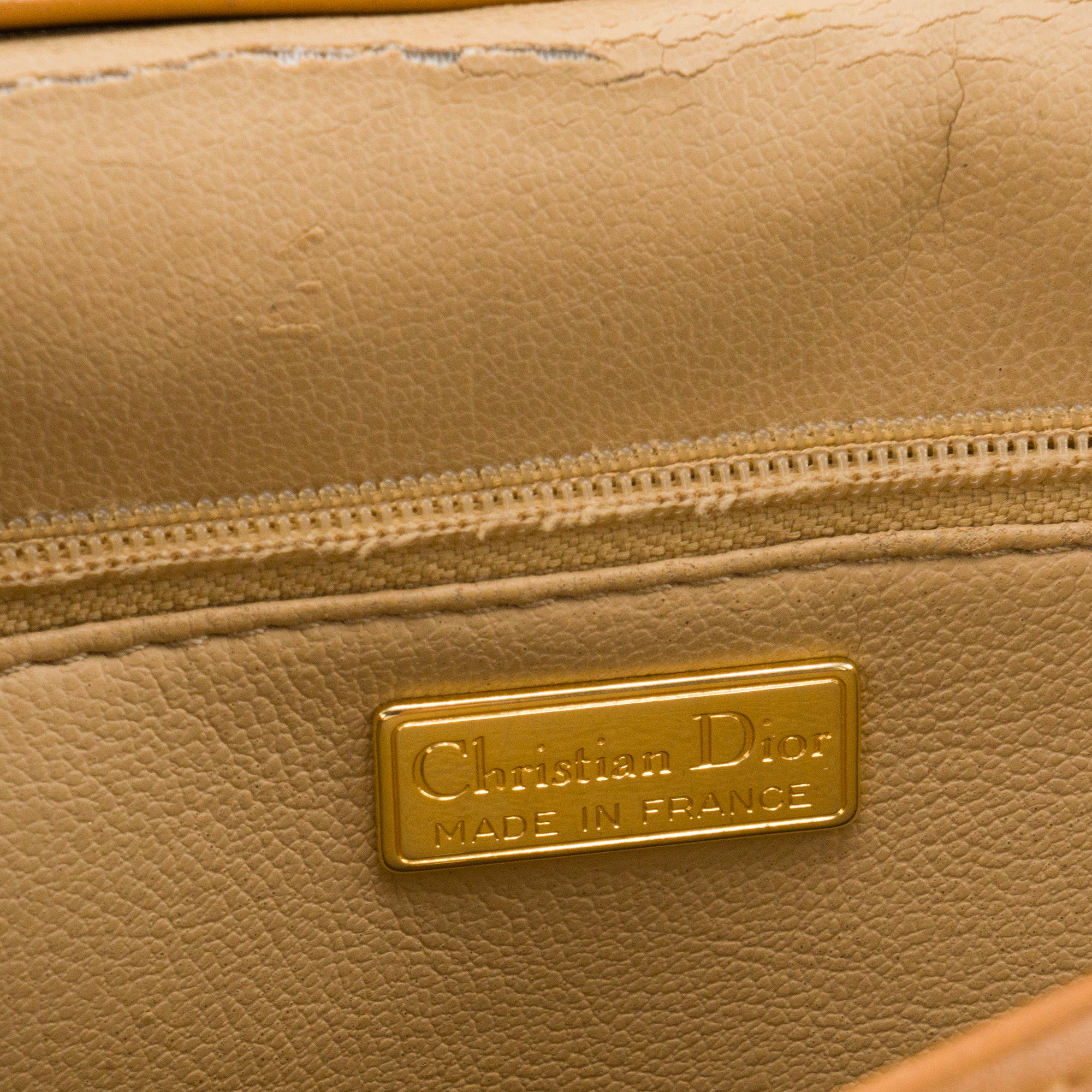 DIOR - Sac à bandoulière Minaudière Dior en cuir grainé marron vintage