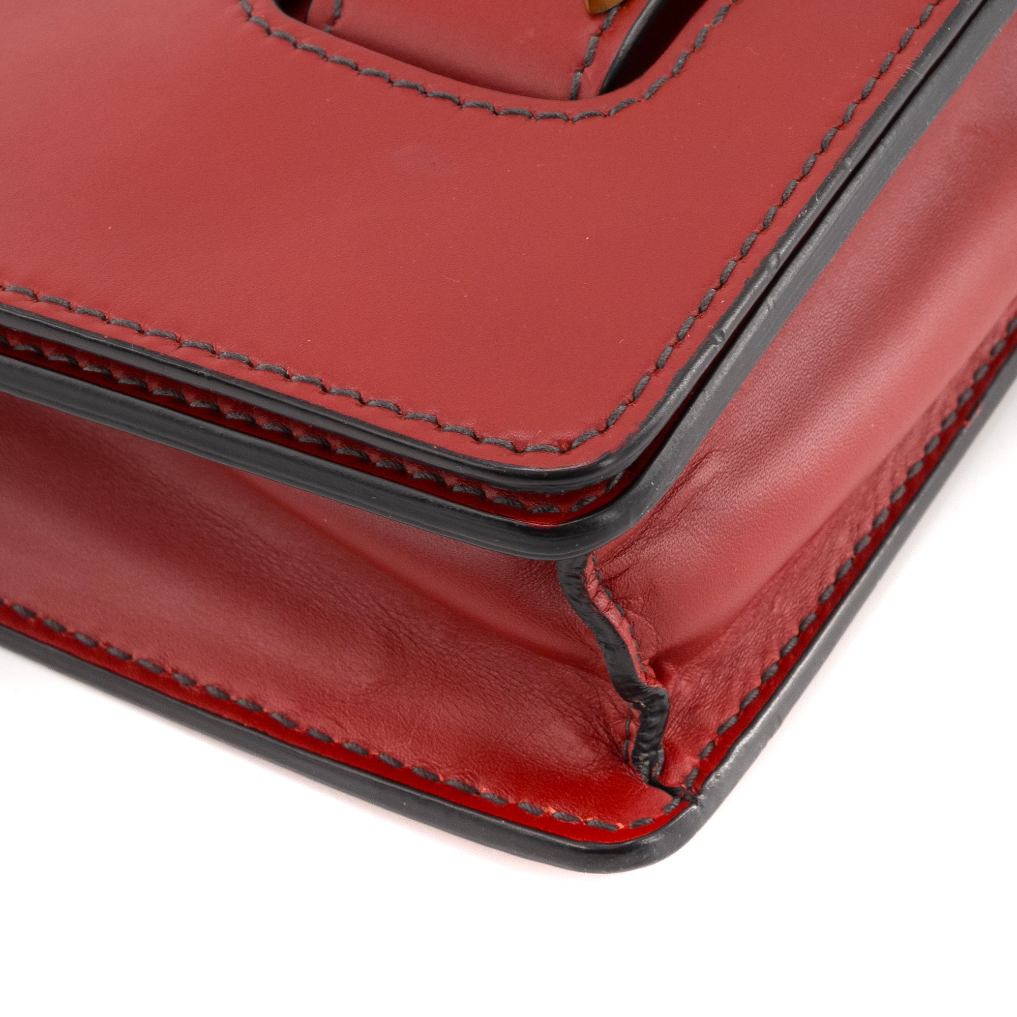 DIOR - Sac à épaule J'Adior Dior en cuir rouge